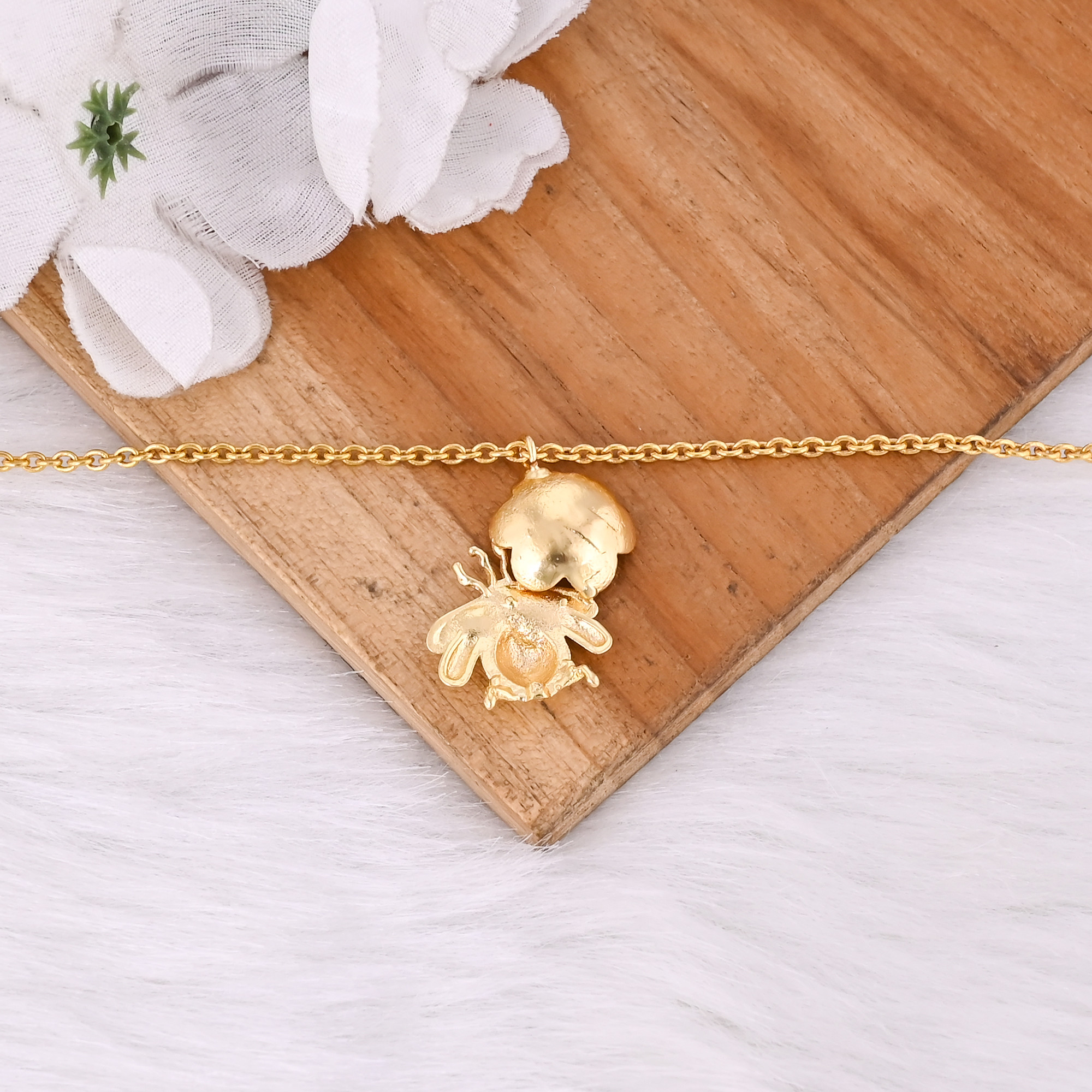 Brass Yellow Gold Plated 25 pcs Wholesale Lot Handmade Designer Honey Bee  Floral Unique Necklace Jewelry Women Brass Jewelry
