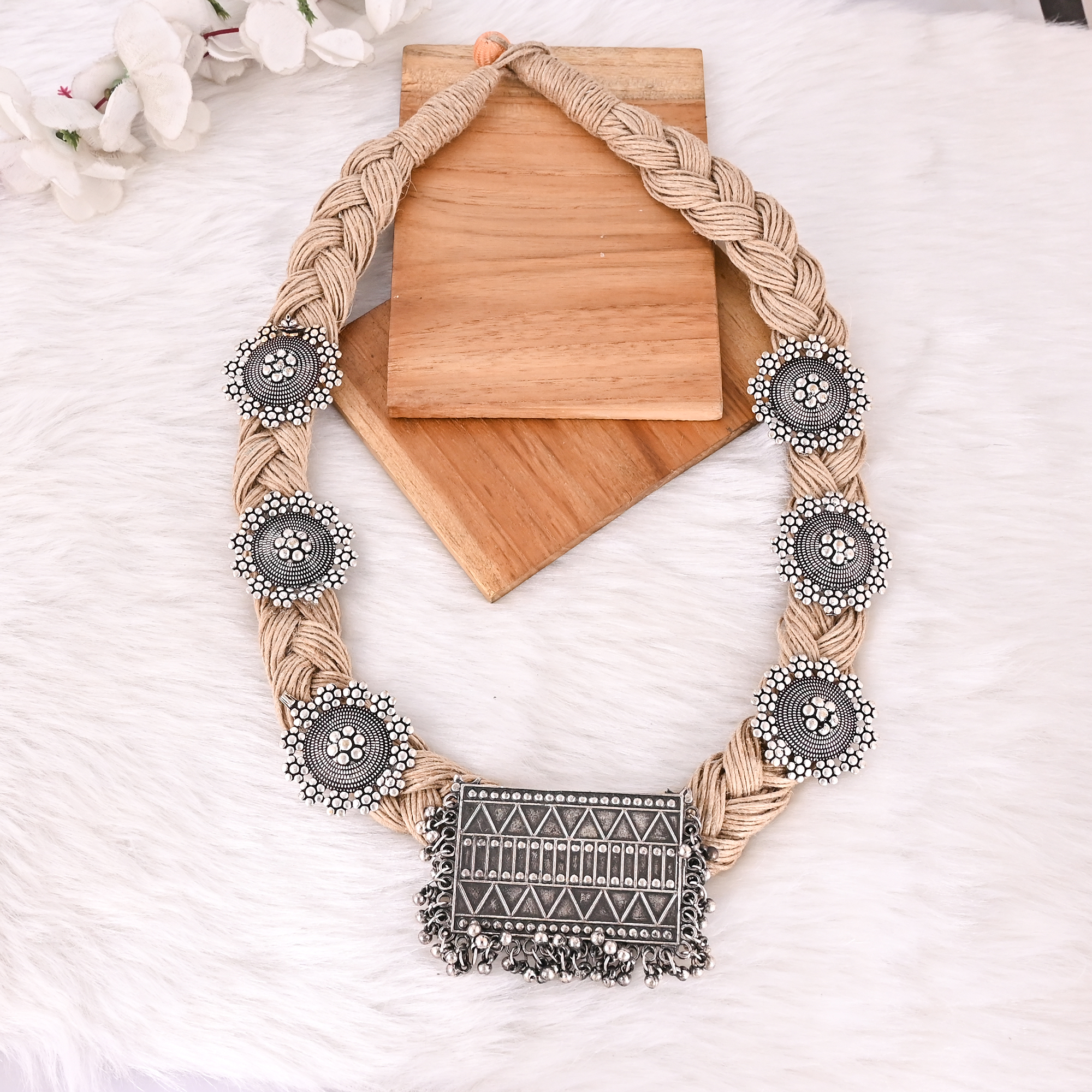 Handmade Stylish Jute Flower Necklace Eco Friendly Natural Fiber Boho Fashion Jewelry for Women