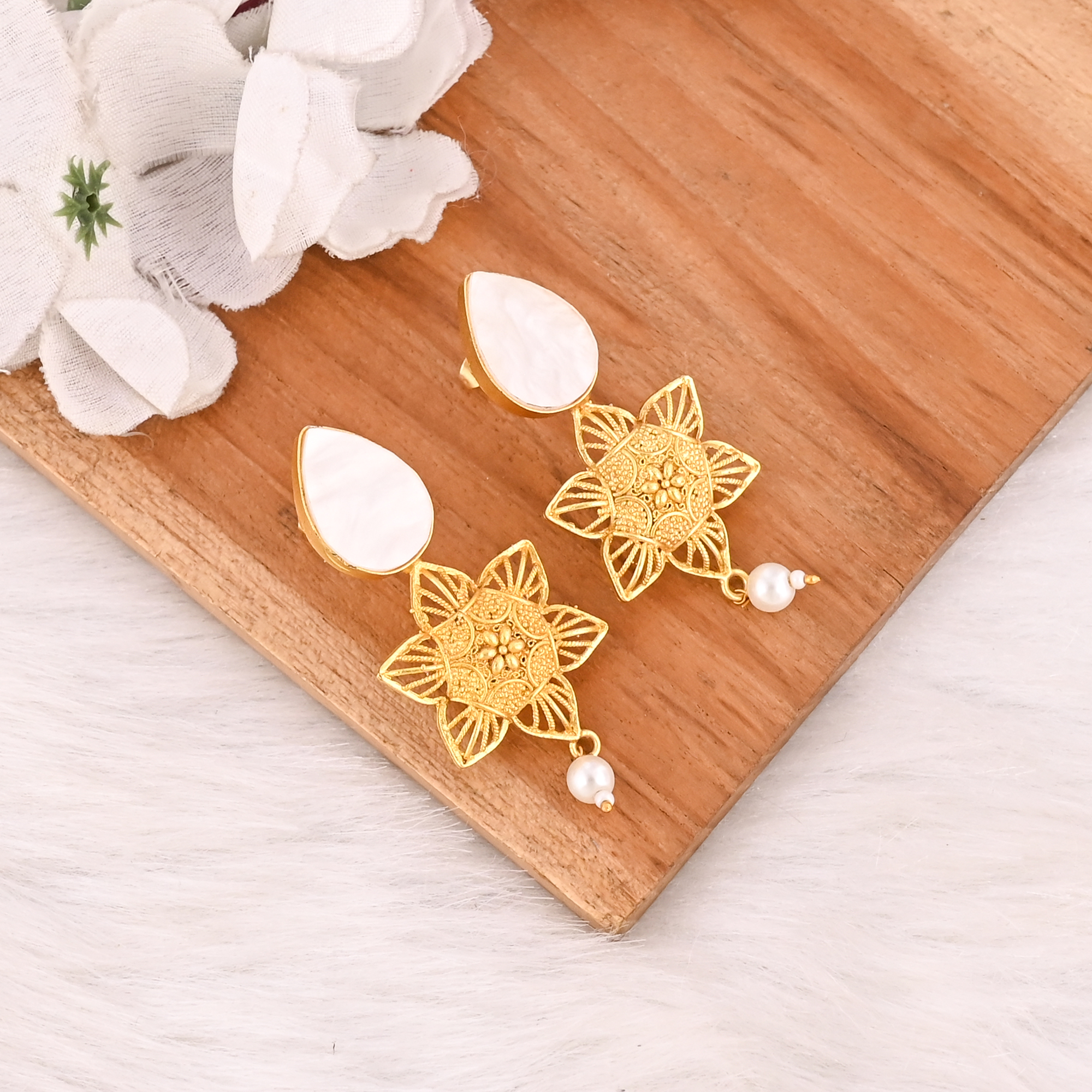 Natural Mother of Pearl Dangle Gold Plated Flower Trendy Brass Earrings Handmade Fashion Jewelry for Women