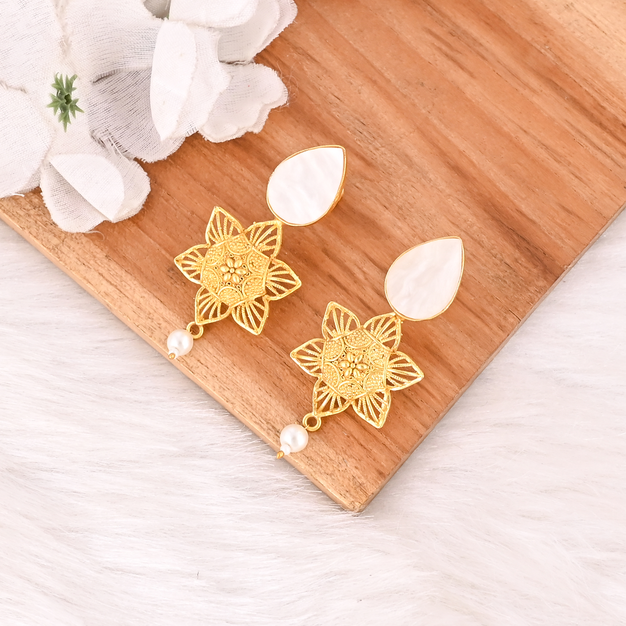 Natural Mother of Pearl Dangle Gold Plated Flower Trendy Brass Earrings Handmade Fashion Jewelry for Women