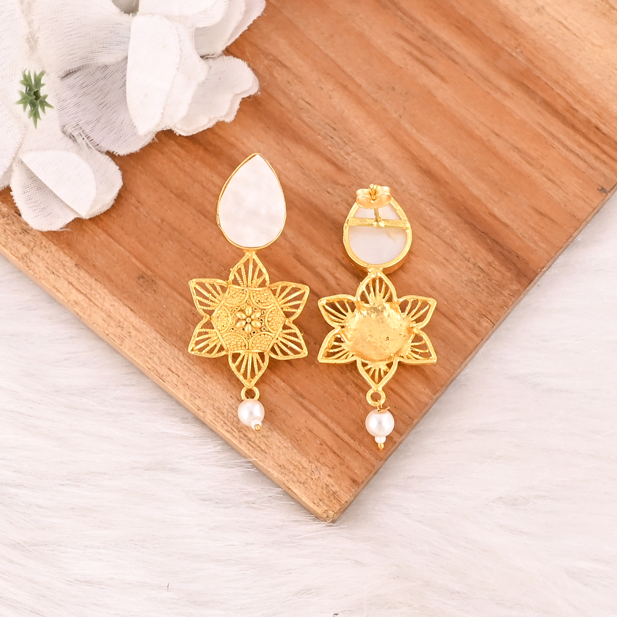 Natural Mother of Pearl Dangle Gold Plated Flower Trendy Brass Earrings Handmade Fashion Jewelry for Women