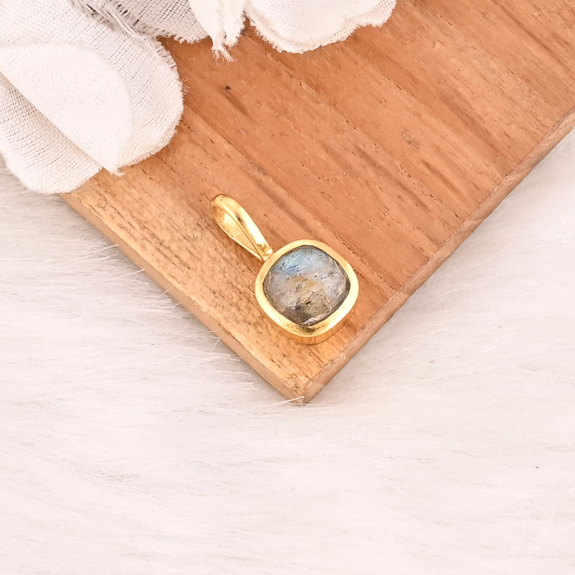 Natural Labradorite Gemstone 925 Sterling Silver Handmade Cushion Shape Pendant For Unisex