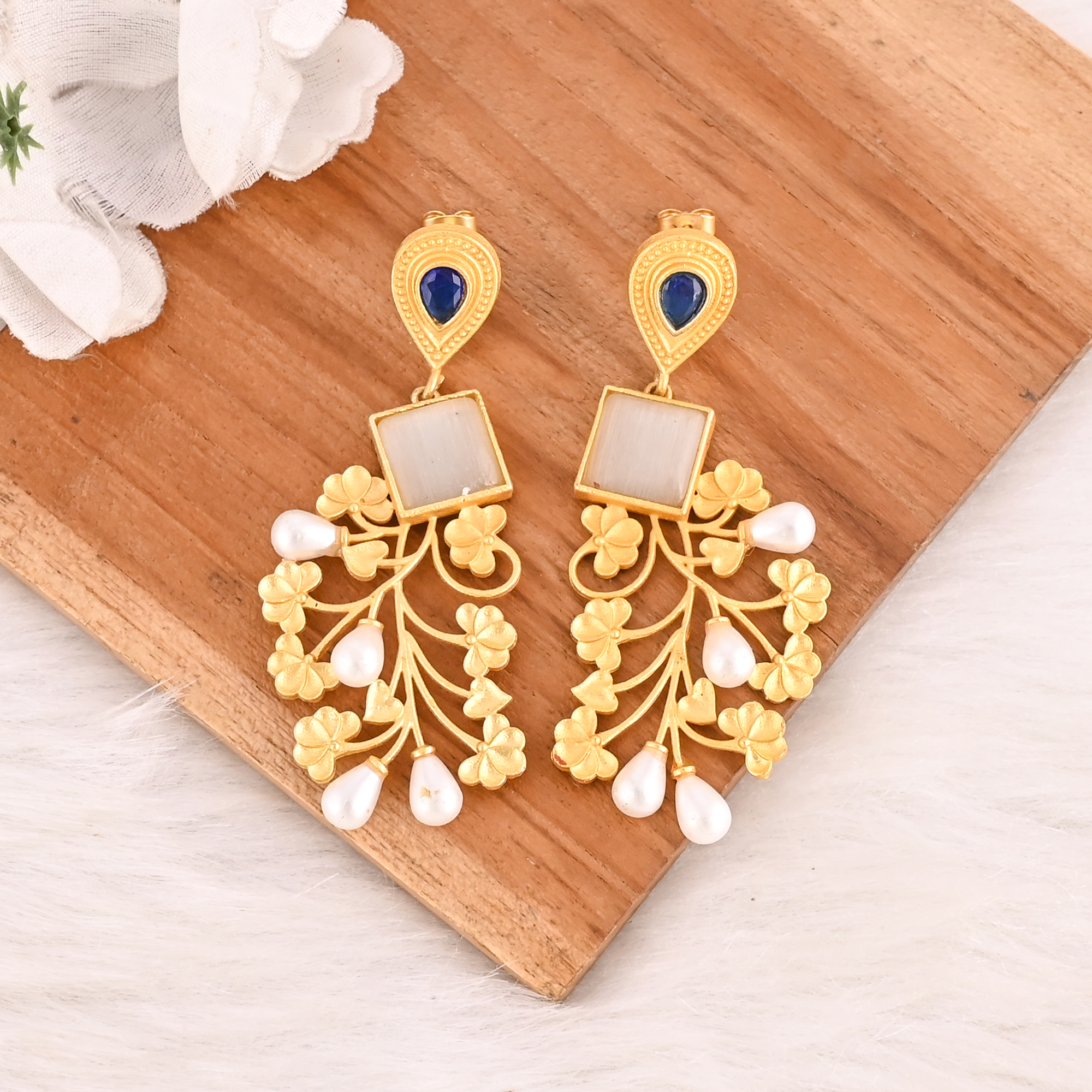 Gold Plated Flower Chandelier Earrings With Pearl  White Cats Eye  Ink Blue Vintage Style Jewelry for Womens Wholesale Lot 10
