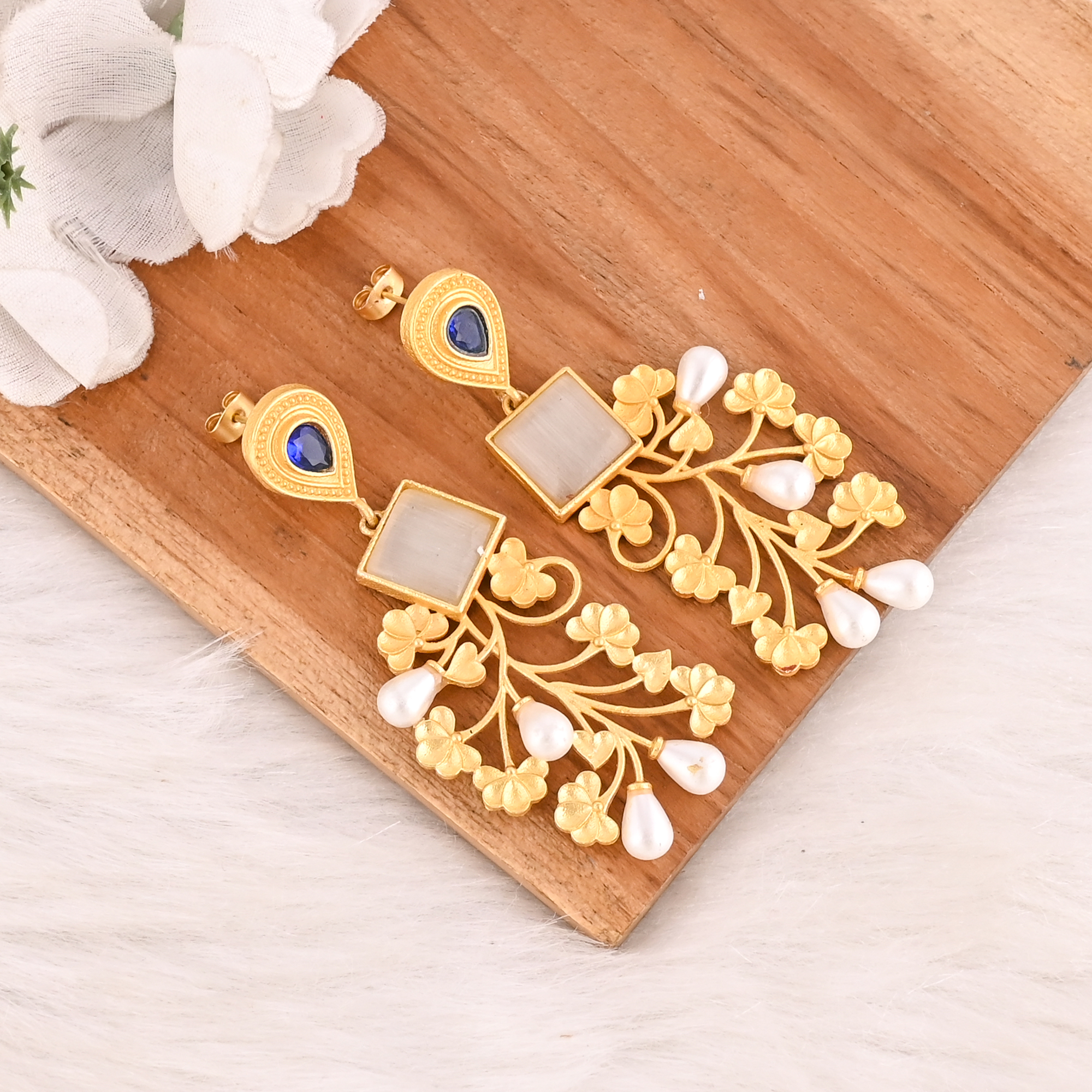 Gold Plated Flower Chandelier Earrings With Pearl  White Cats Eye  Ink Blue Vintage Style Jewelry for Womens Wholesale Lot 10