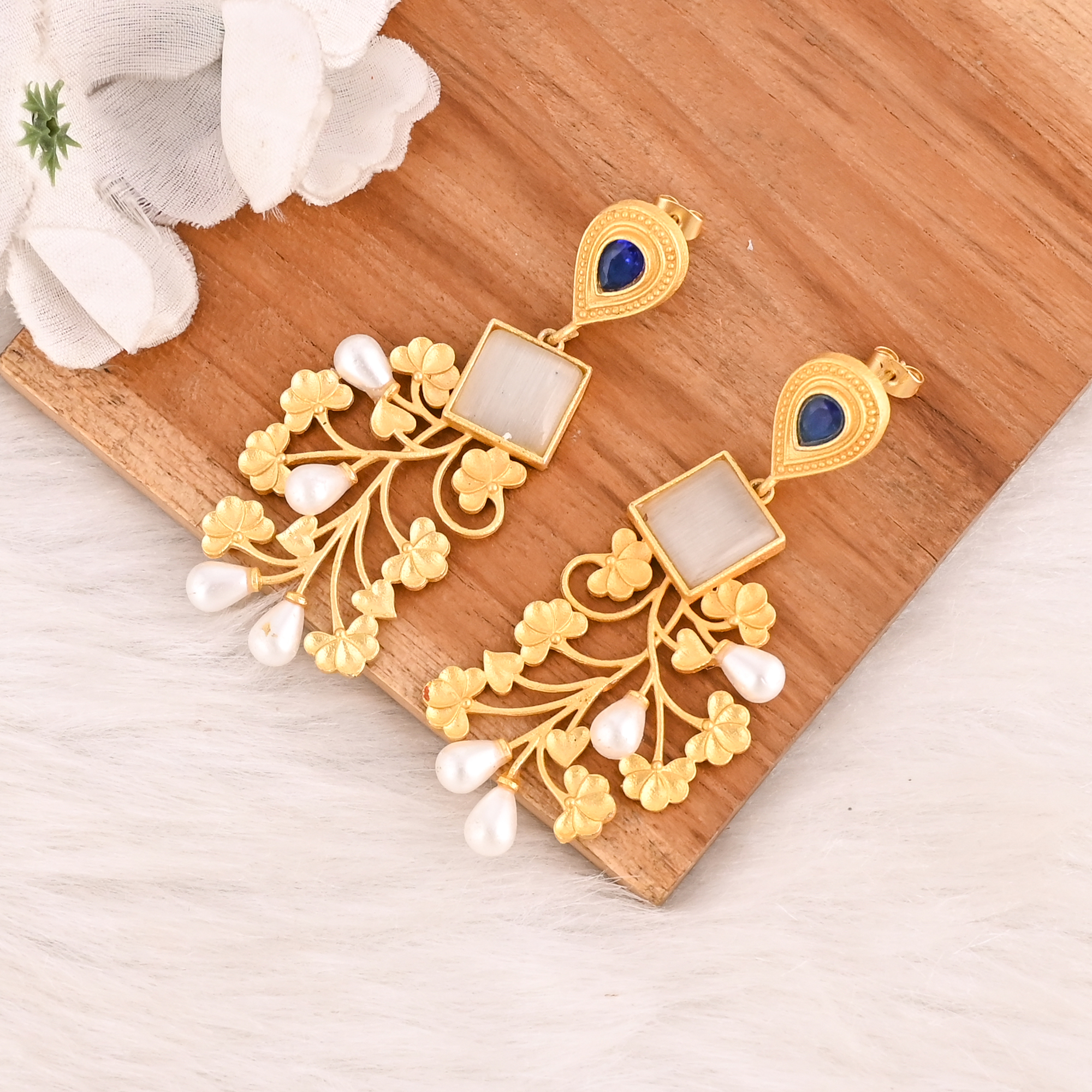 Gold Plated Flower Chandelier Earrings With Pearl  White Cats Eye  Ink Blue Vintage Style Jewelry for Womens Wholesale Lot 10