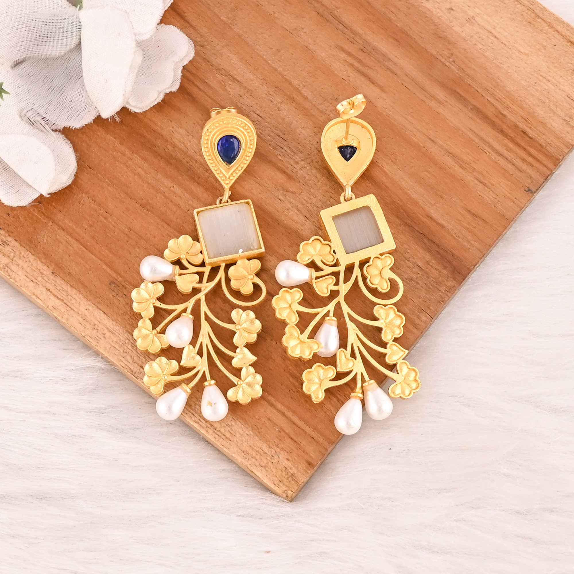 Gold Plated Flower Chandelier Earrings With Pearl  White Cats Eye  Ink Blue Vintage Style Jewelry for Womens Wholesale Lot 10