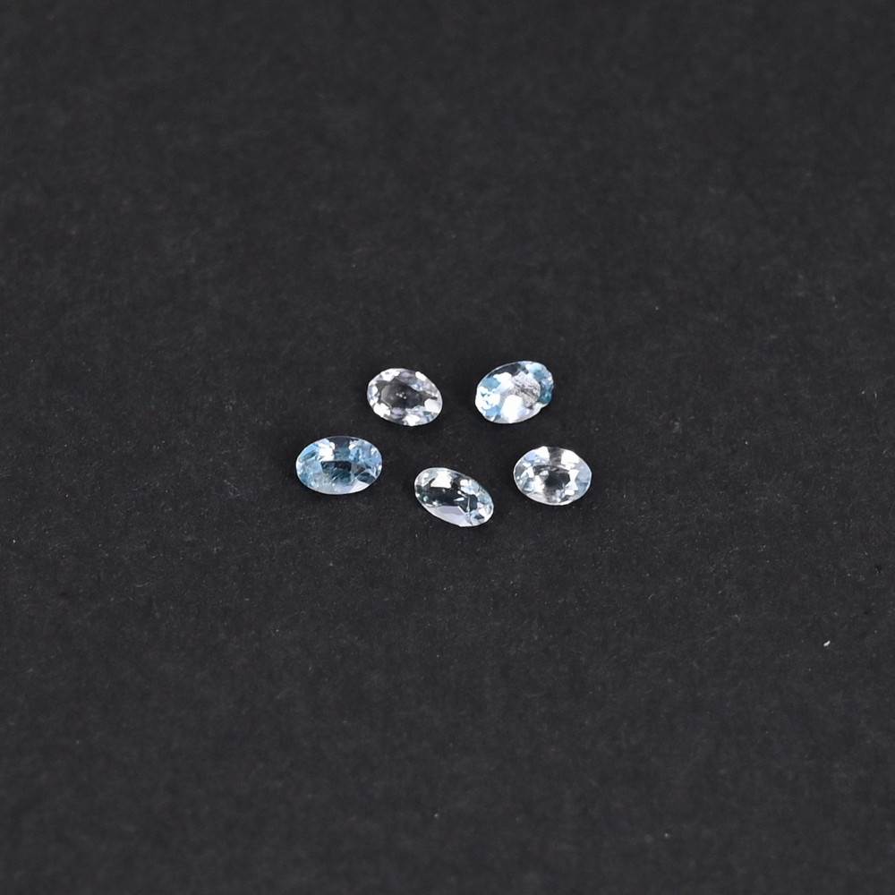 Image of Natural Topaz 0.31 Carat  (5 Pieces Weight) 3x2mm Oval Shape Loose Gemstone