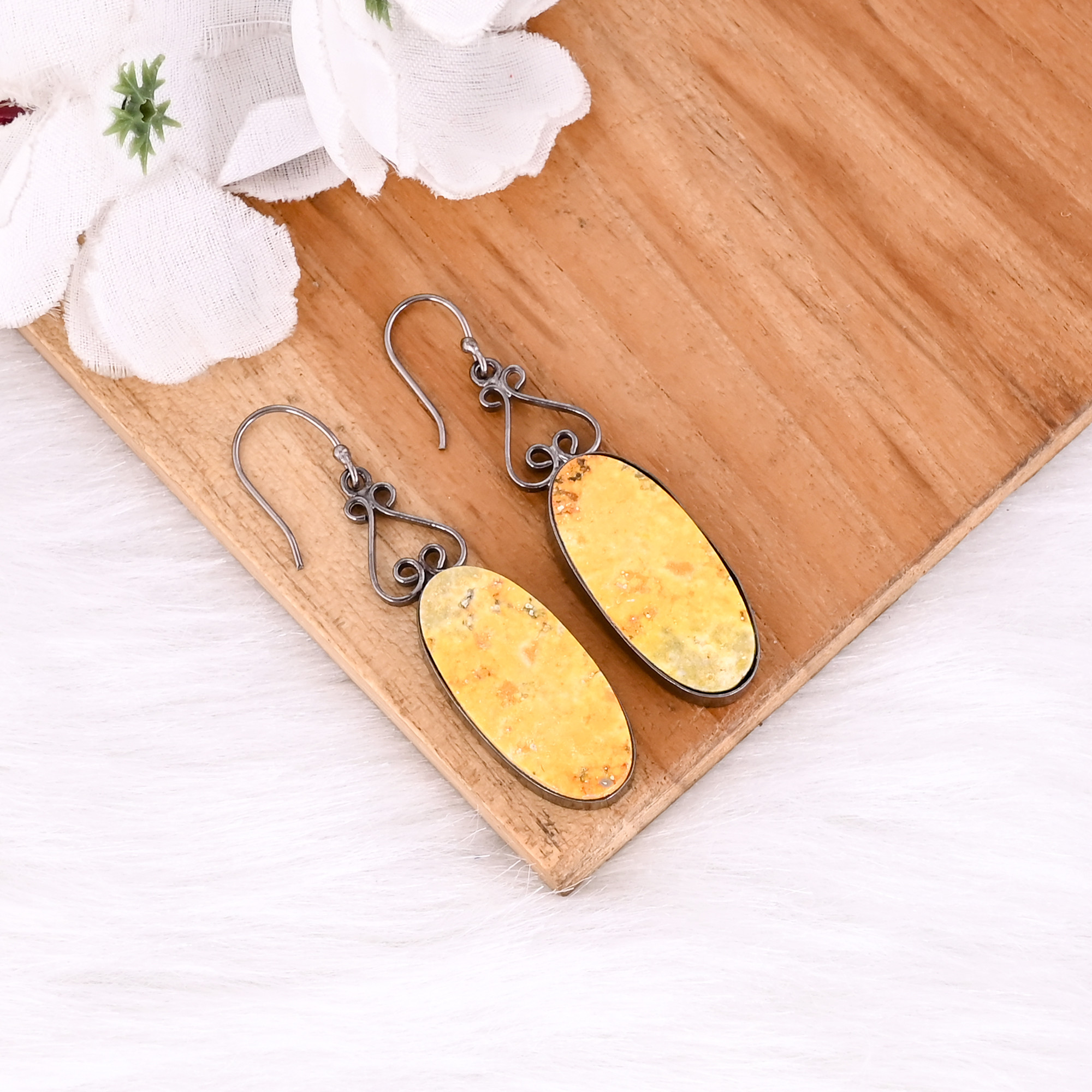 Black Ruthenium Brass Handmade Bumble Bee Jasper Oval Gemstone Dangle Earring Wholesale Jewelry