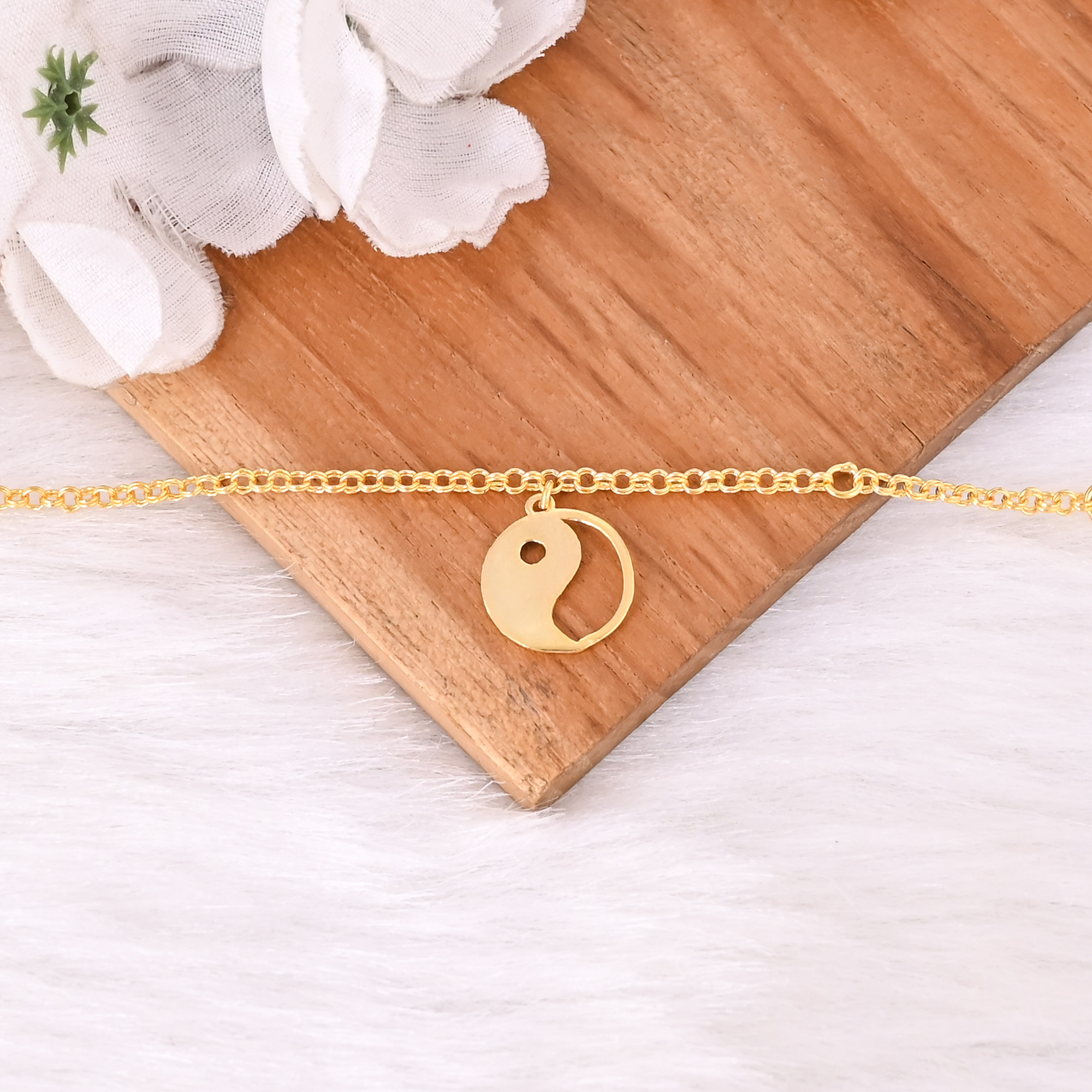 Yellow Gold Plated Brass Handmade Designer Unique Gift Women Bracelet Jewelry Wholesale Jewelry