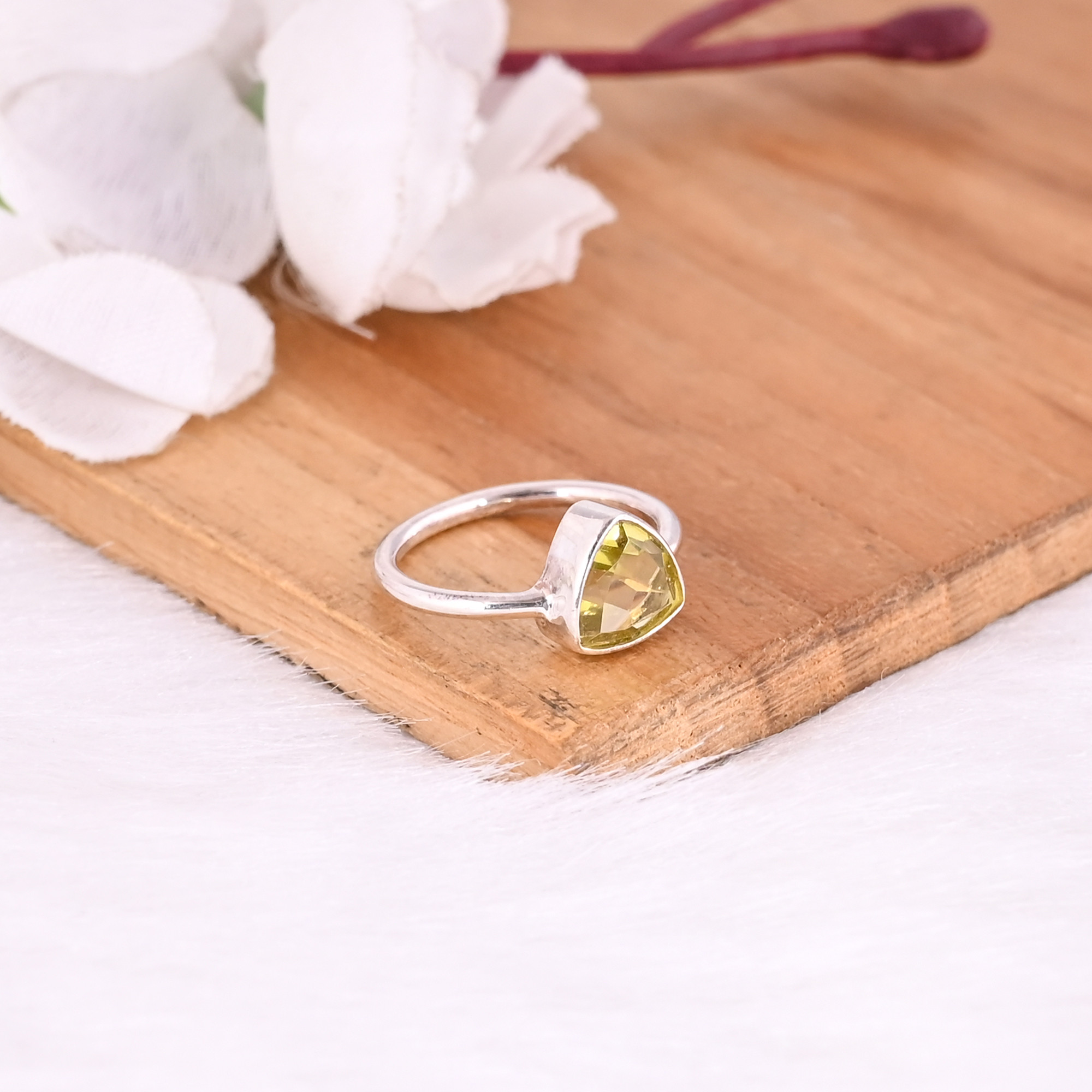 925 Sterling Silver Natural Peridot Gemstone Trillion Shape Handmade Stackable Ring Trendy Jewelry Unisex Gift Fine Ring