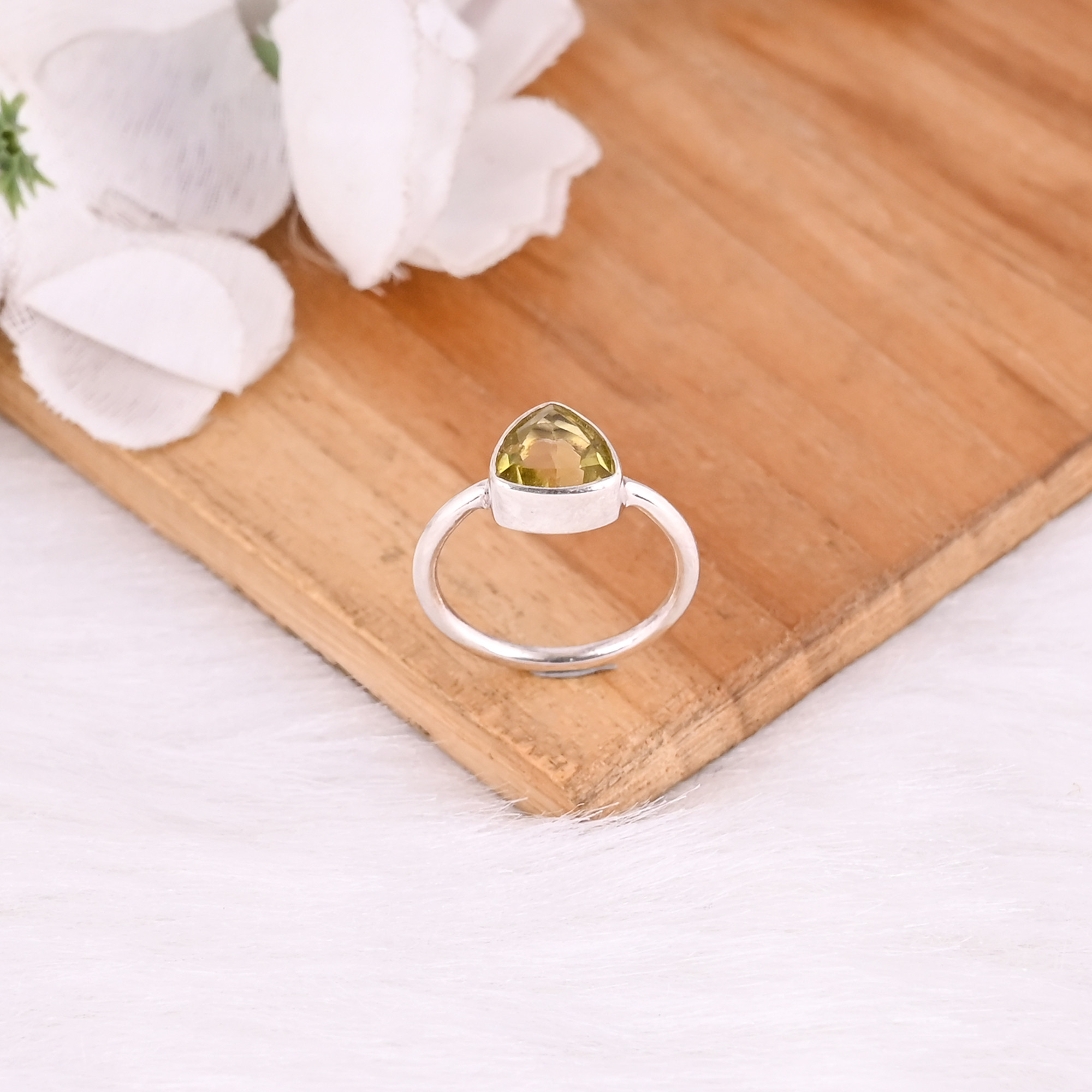 925 Sterling Silver Natural Peridot Gemstone Trillion Shape Handmade Stackable Ring Trendy Jewelry Unisex Gift Fine Ring