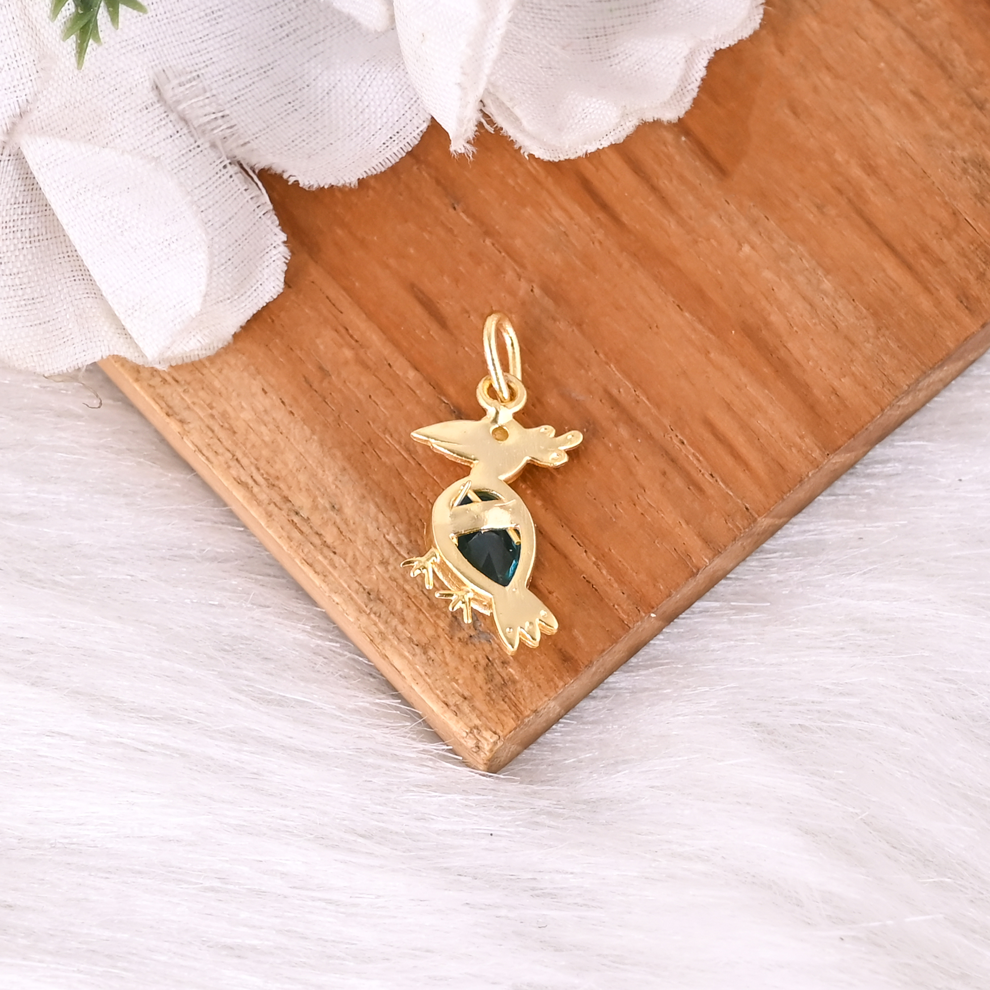 Trendy Bird Design Handmade Brass Pendant Best For Gifting