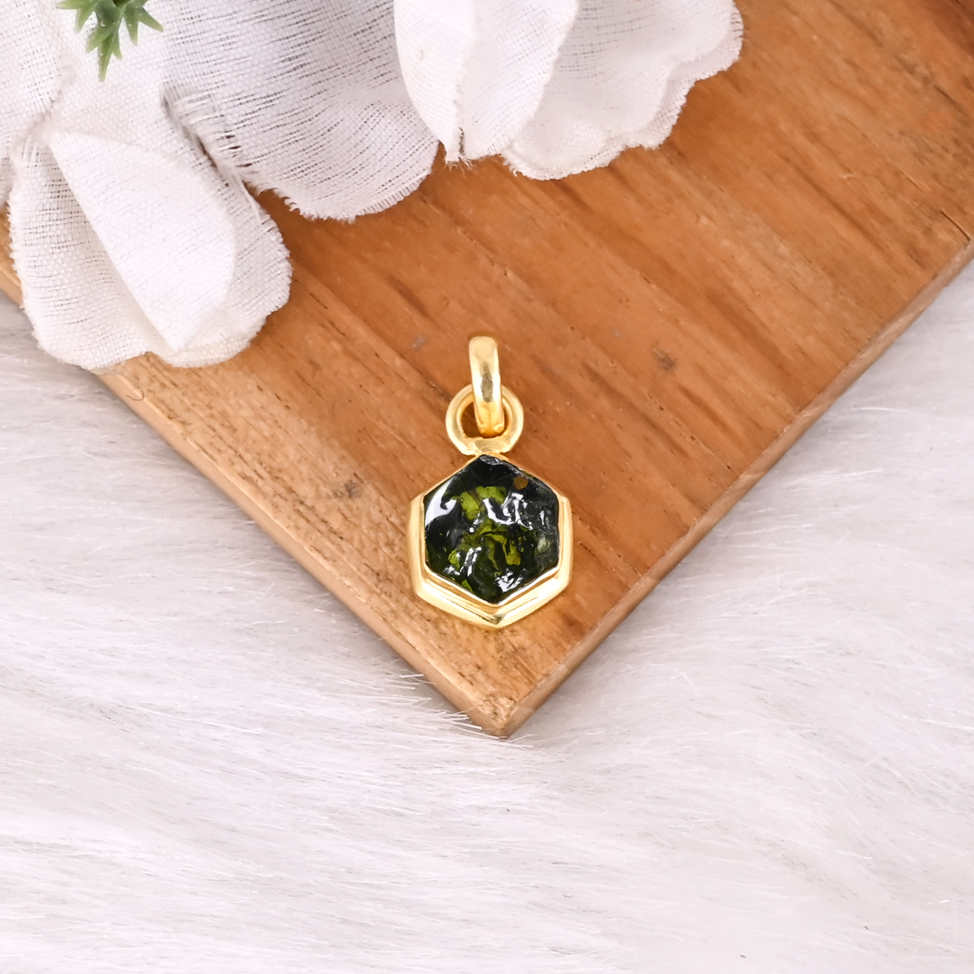 Chinese Green Moldavite Style Hexagon Pendant Trendy Minimalist Jewelry For Women