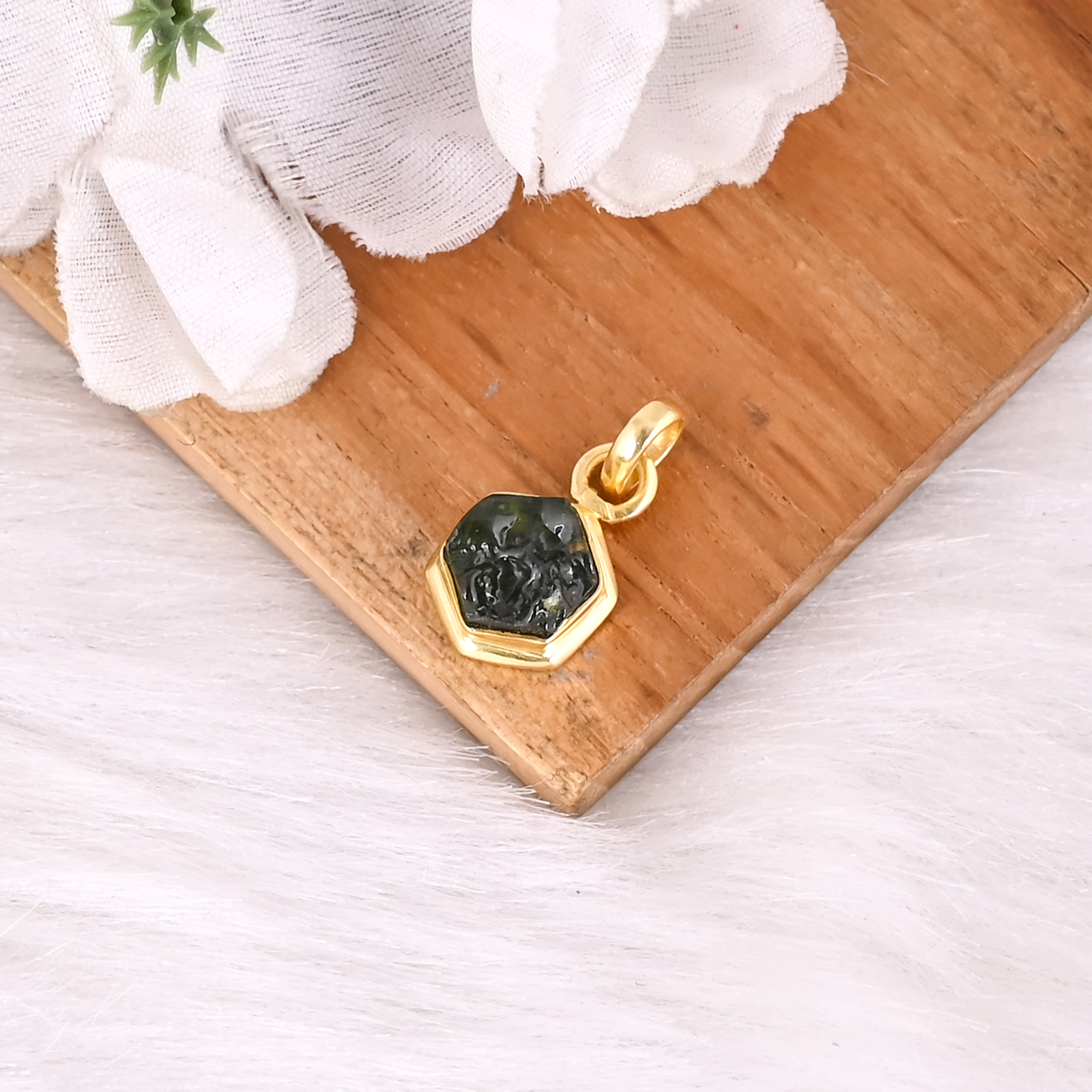 Chinese Green Moldavite Style Hexagon Pendant Trendy Minimalist Jewelry For Women