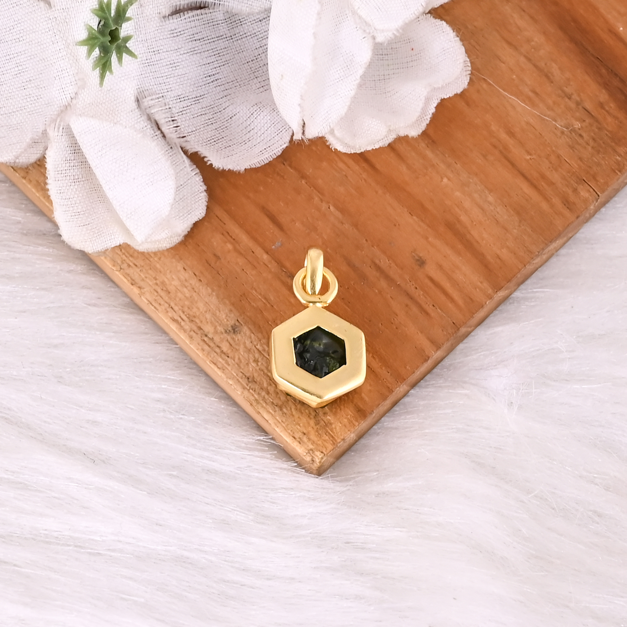 Chinese Green Moldavite Style Hexagon Pendant Trendy Minimalist Jewelry For Women