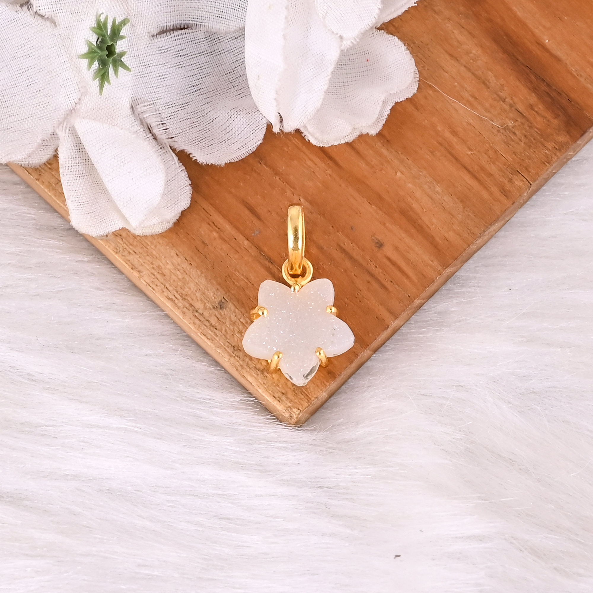 Trendy White Druzy Star Shaped Gold Plated Brass Pendant for Women