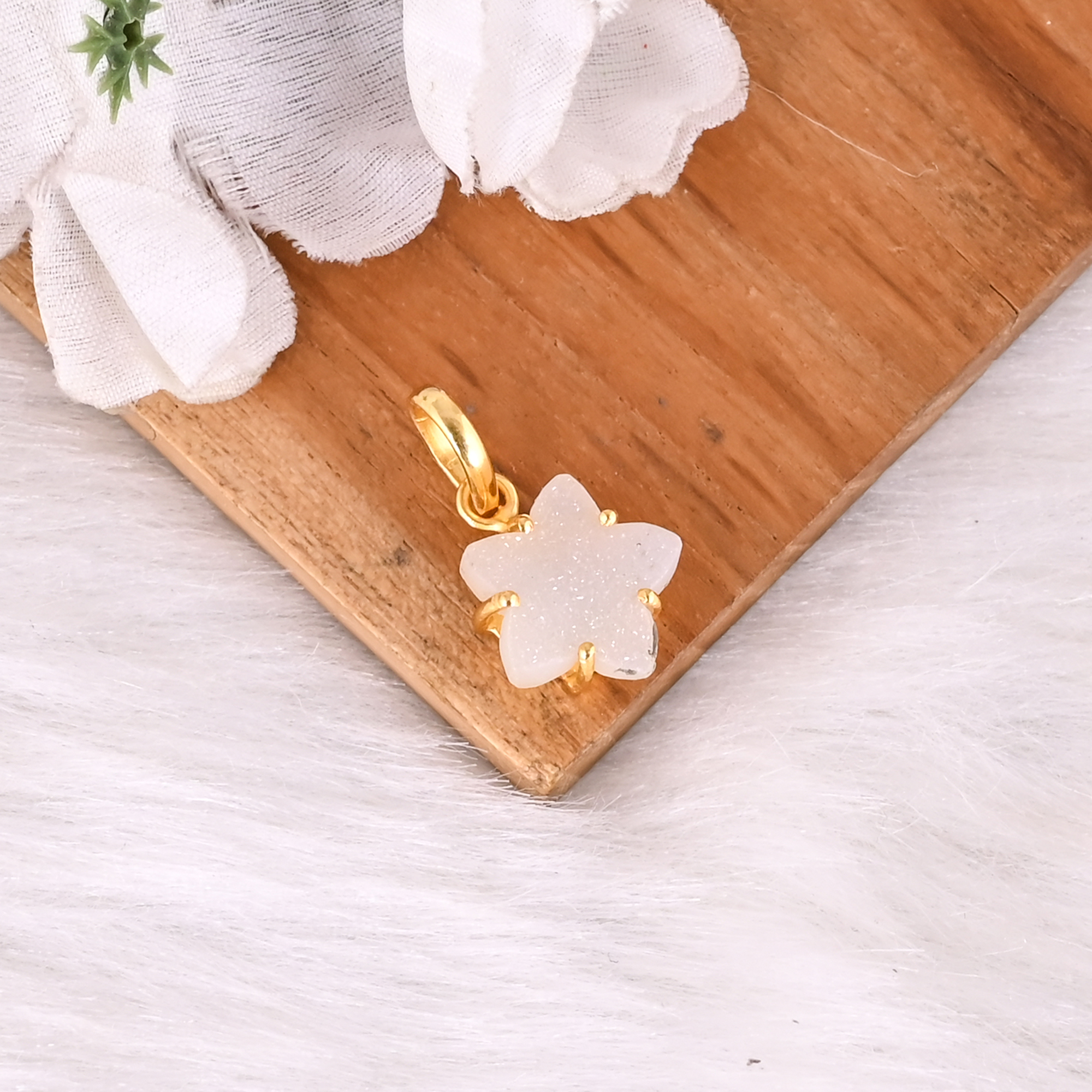 Trendy White Druzy Star Shaped Gold Plated Brass Pendant for Women