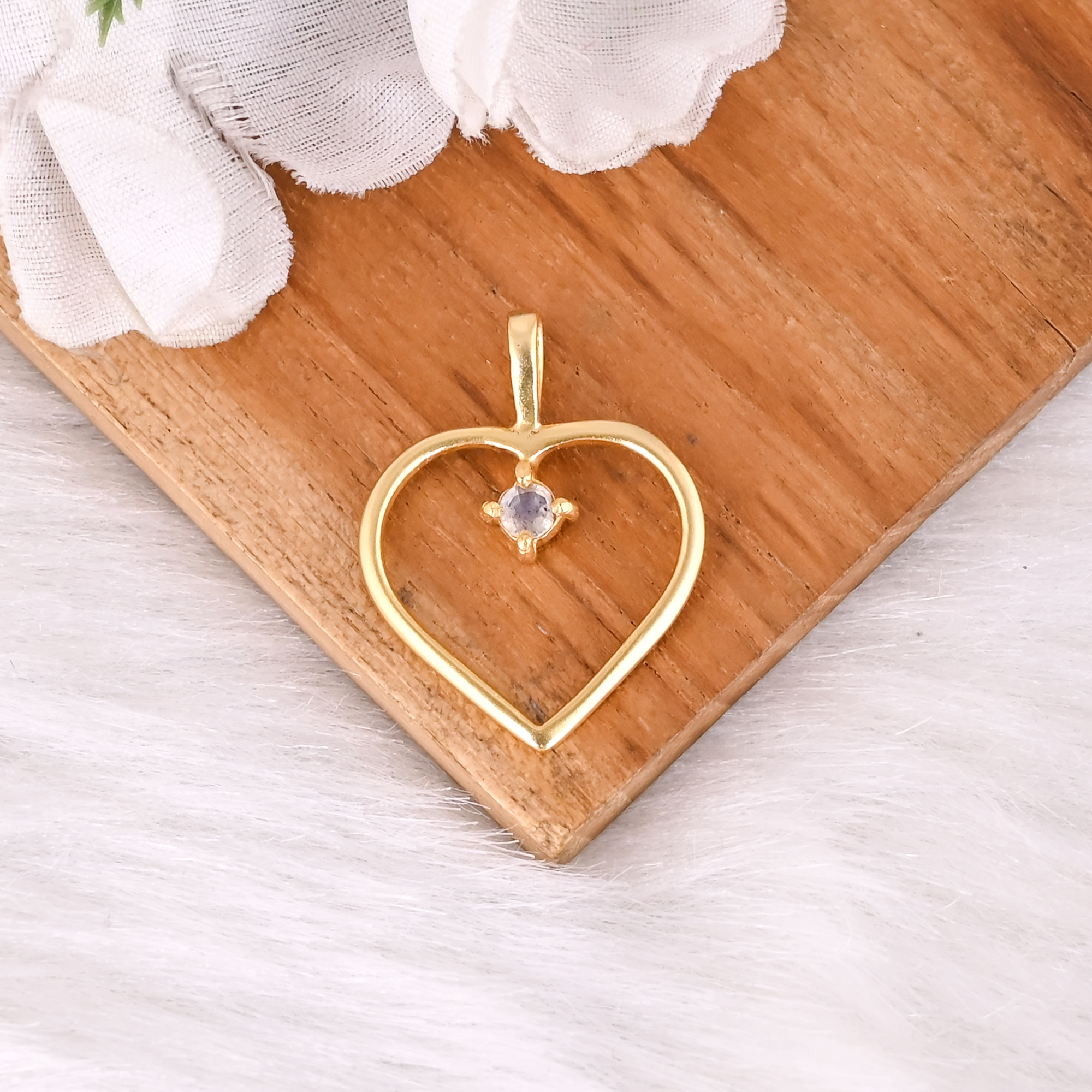 Trendy Heart Shaped Natural Rainbow Moonstone Brass Gemstone Pendant Classic Gift For Women