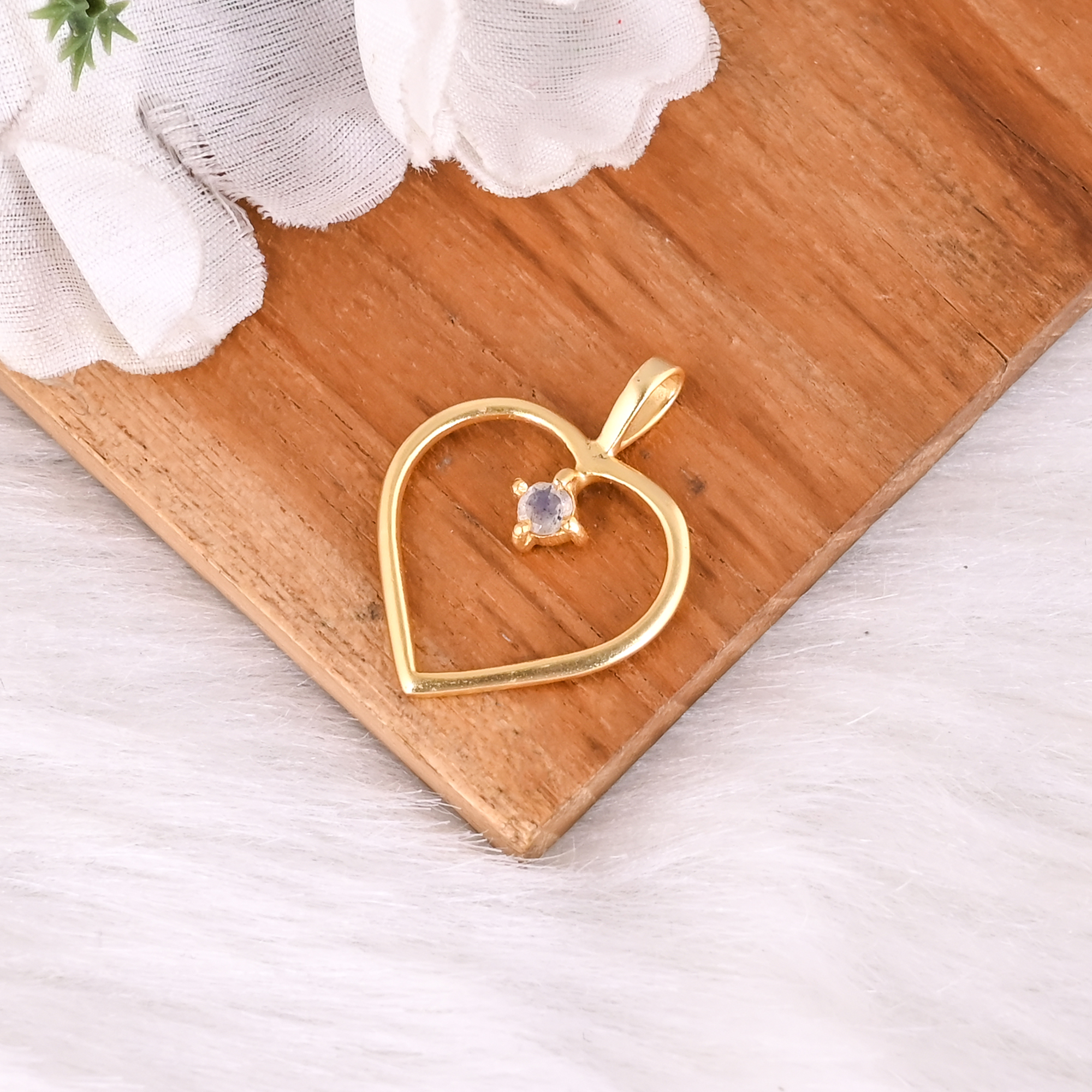Trendy Heart Shaped Natural Rainbow Moonstone Brass Gemstone Pendant Classic Gift For Women