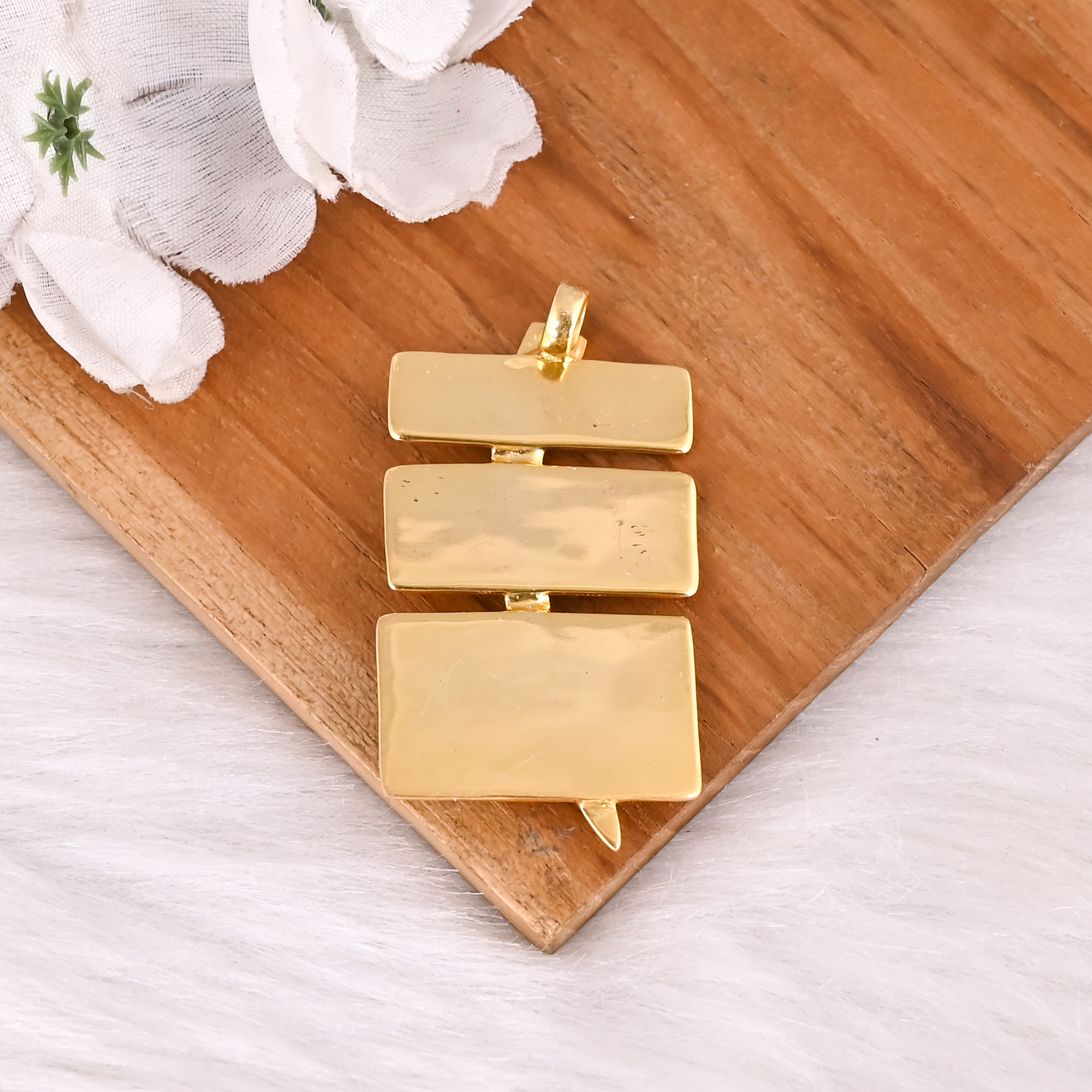 Fashion Jewelry Brass Pendant Featuring Sky Blue Hydro Topaz Gemstone For Women