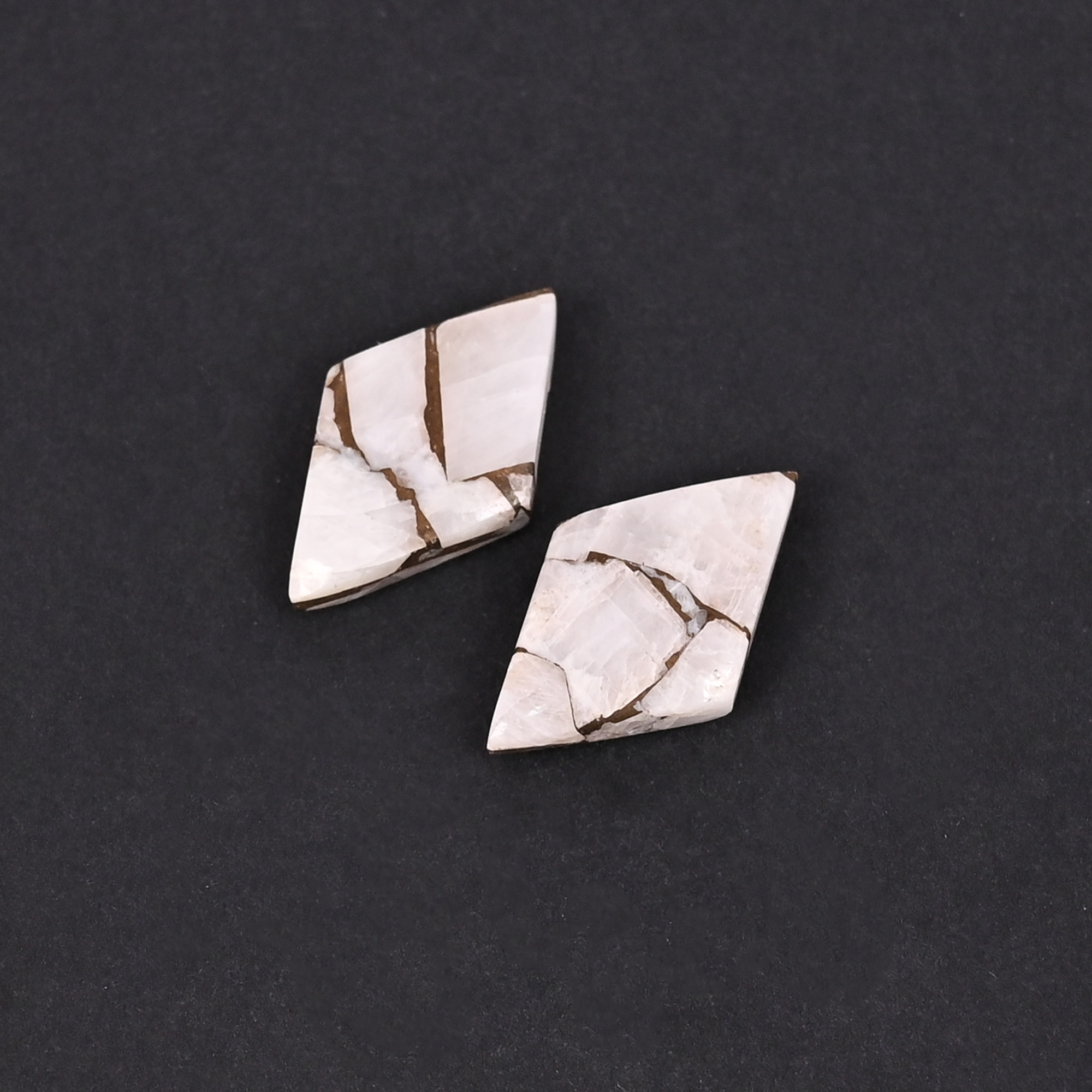 White Calcite Copper 13 Carat 20x12mm Kite Cabochon Shape Loose Gemstone
