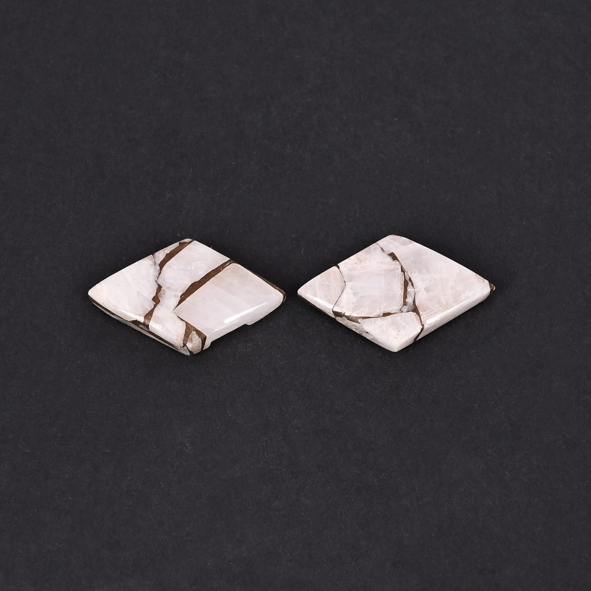 White Calcite Copper 13 Carat 20x12mm Kite Cabochon Shape Loose Gemstone