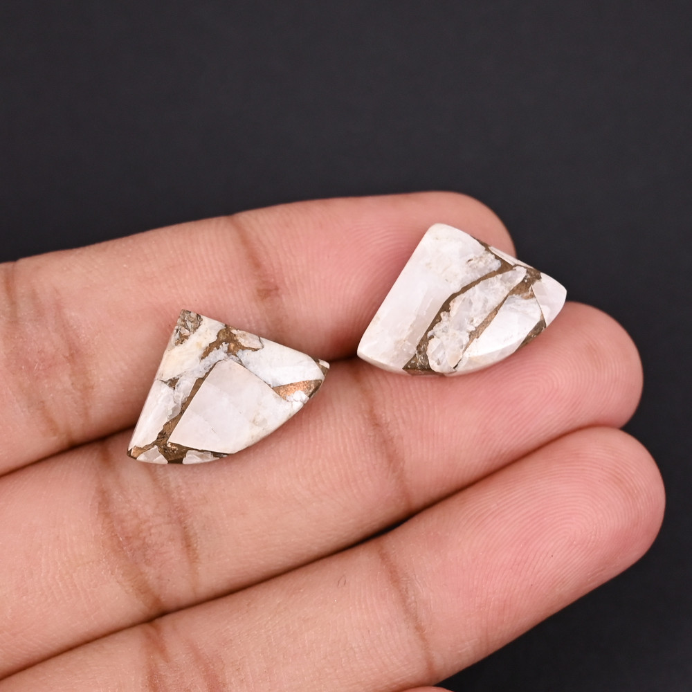 Image of White Calcite Copper 20.1 Carat 20x14mm Fancy Cabochon Shape Loose Gemstone