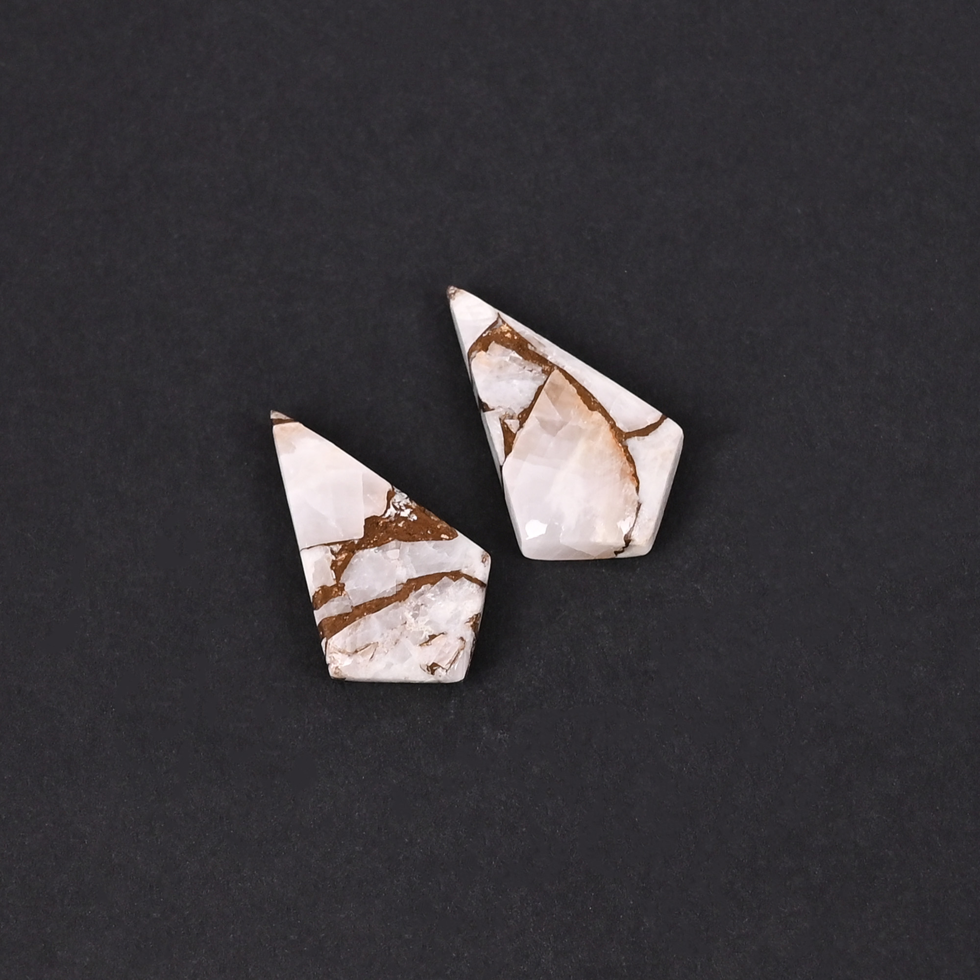 White Calcite Copper 123 Carat 20x12mm Kite Cabochon Shape Loose Gemstone