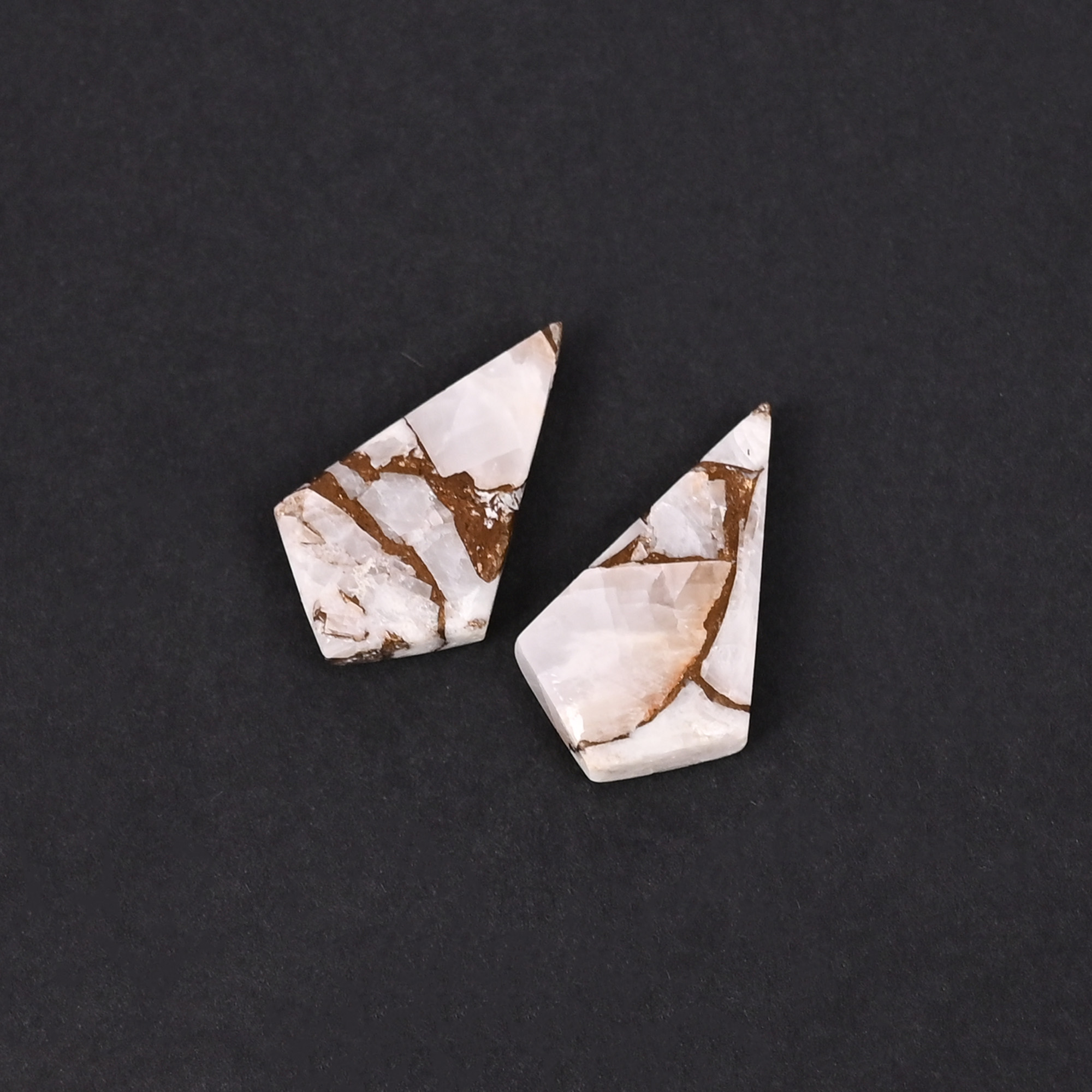 White Calcite Copper 123 Carat 20x12mm Kite Cabochon Shape Loose Gemstone