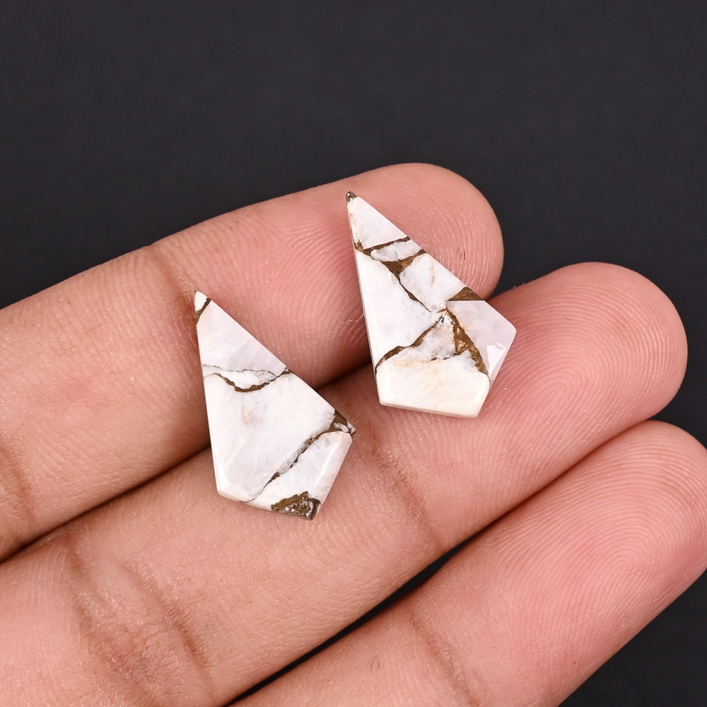 Image of White Calcite Copper 12.3 Carat 20x12mm Kite Cabochon Shape Loose Gemstone