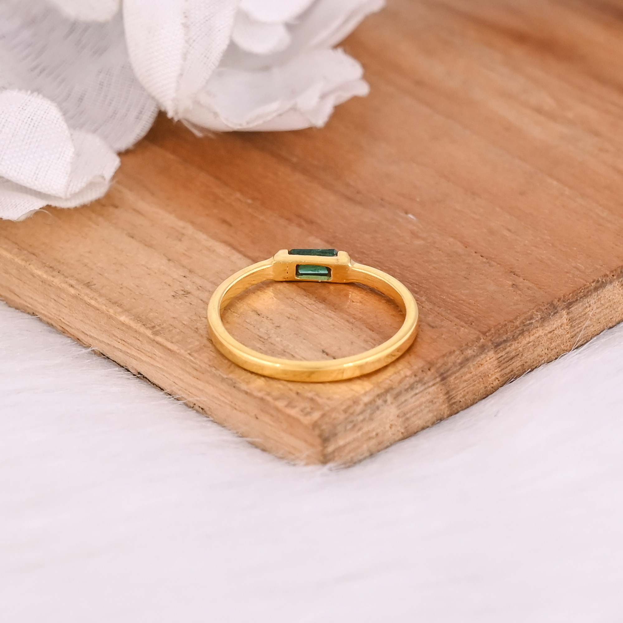 Natural Emerald Gemstone Solid 925 Sterling Silver Yellow Gold Plated Stacking Ring Wedding Engagement Womens Ring