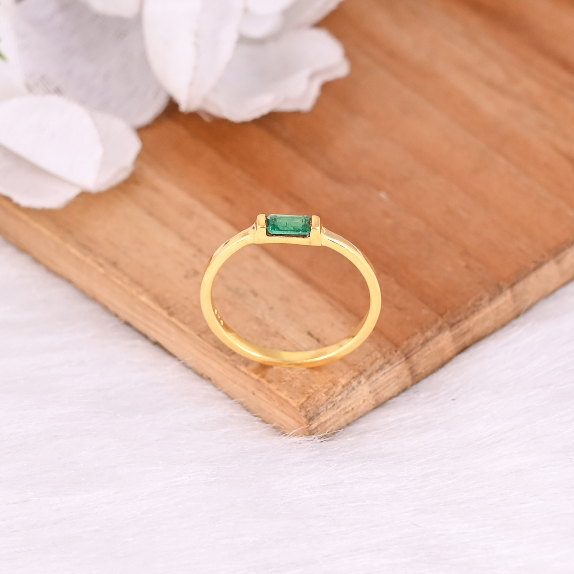 Natural Emerald Gemstone Solid 925 Sterling Silver Yellow Gold Plated Stacking Ring Wedding Engagement Womens Ring