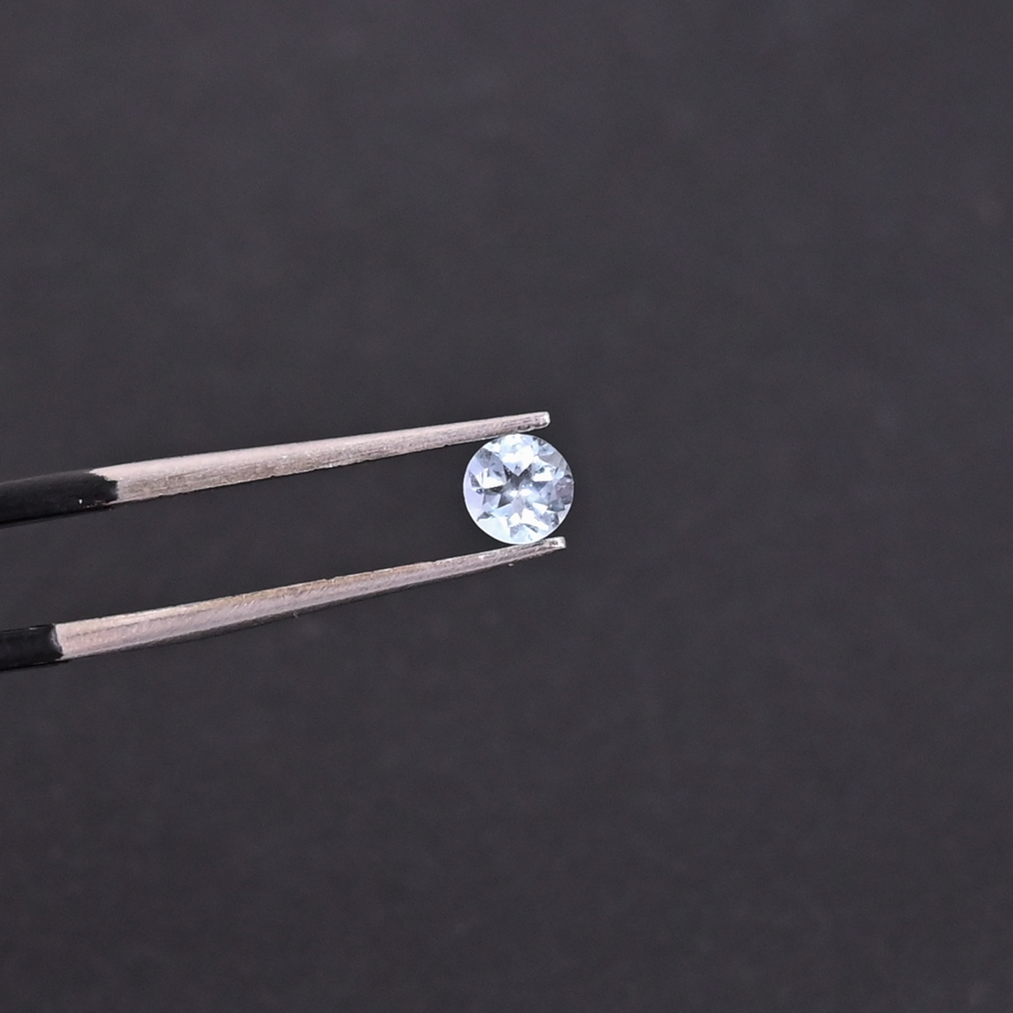 Natural Topaz 03 Carat 4mm Round Shape Loose Gemstone