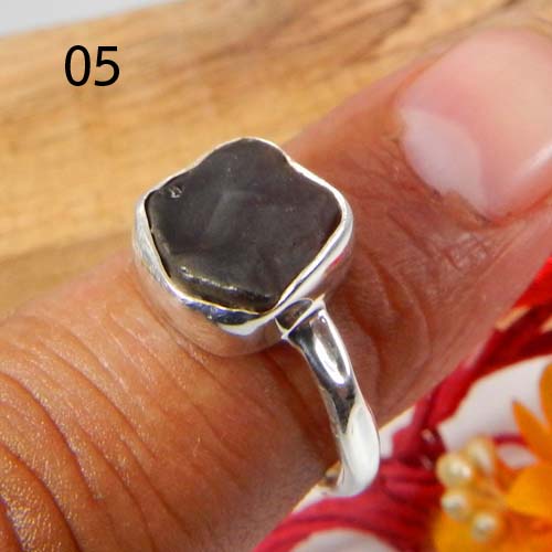 Newest Selling Rough Garnet Gemstone Ring Solid 925 Sterling Silver Ring Bohemian Handmade Bezel Ring