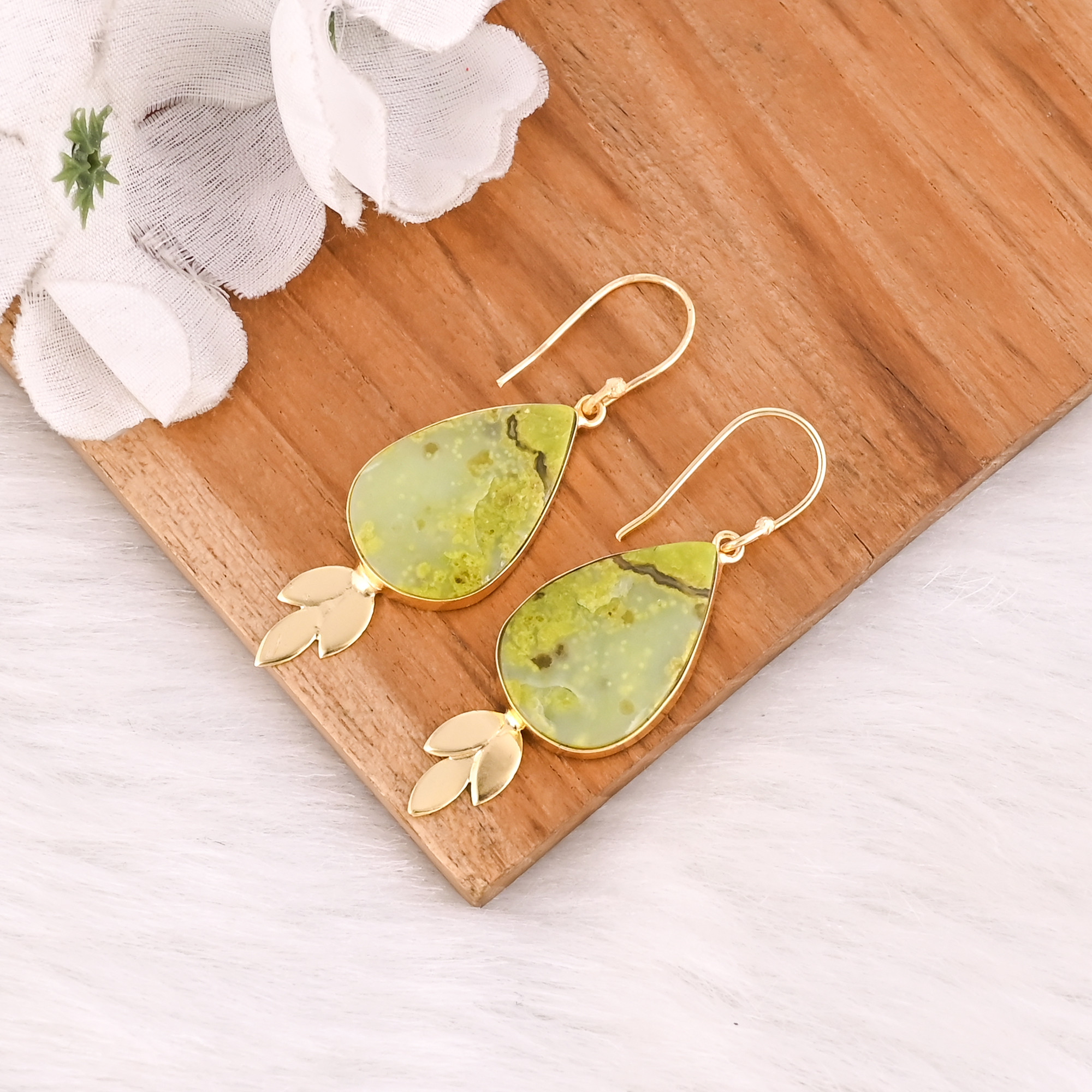 Classic Green Opal Oval Shape Gold-Plated Brass Drop Earrings Trendy Style Alloy Weddings Parties Fashionable Gift Women