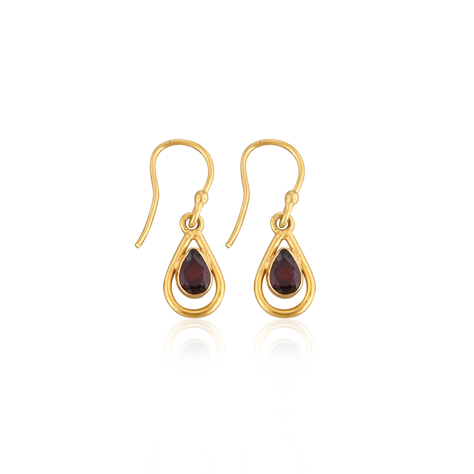 Popular Design Pear Shape Gold Plated Earrings 925 Sterling Silver Mozambique Garnet Gemstone Dangler Bezel Set Hook Earring 50 pcs moq