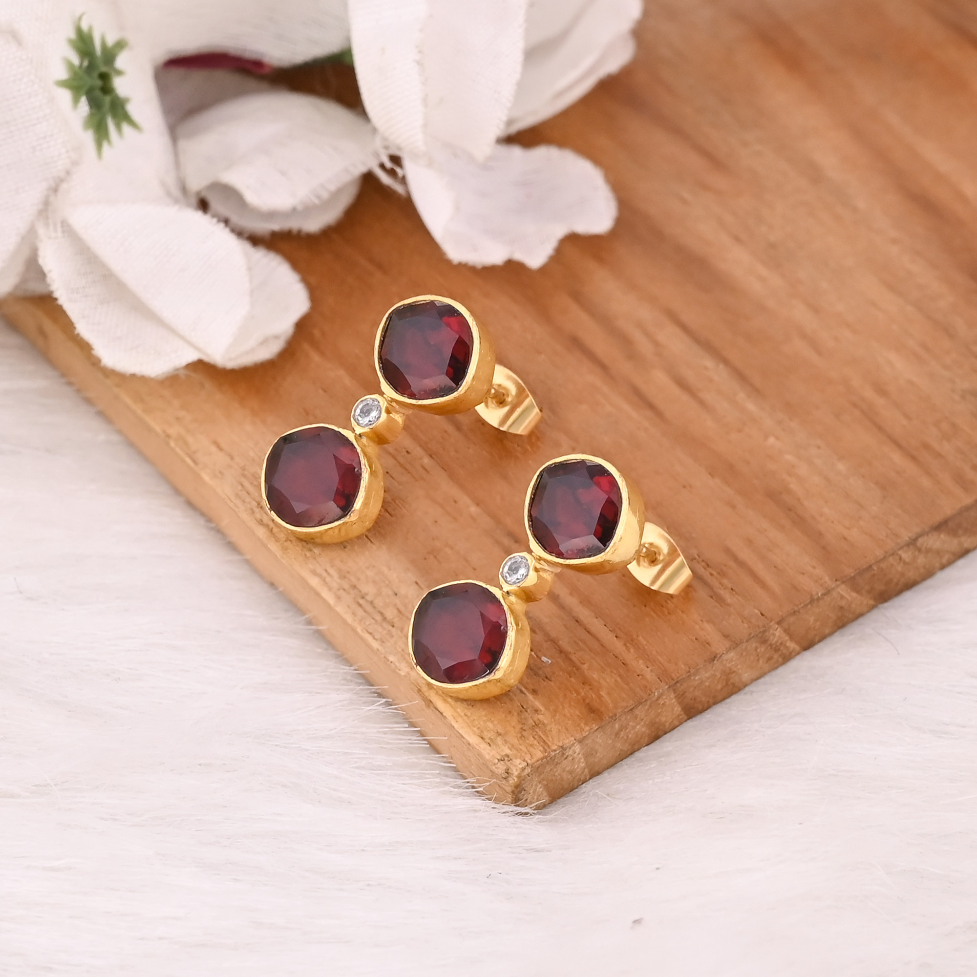 Popular Design Gold Plated Earrings 925 Sterling Silver Mozambique Garnet Gemstone Stud Bezel Set Handmade Earrings Gift For Her 50 pcs