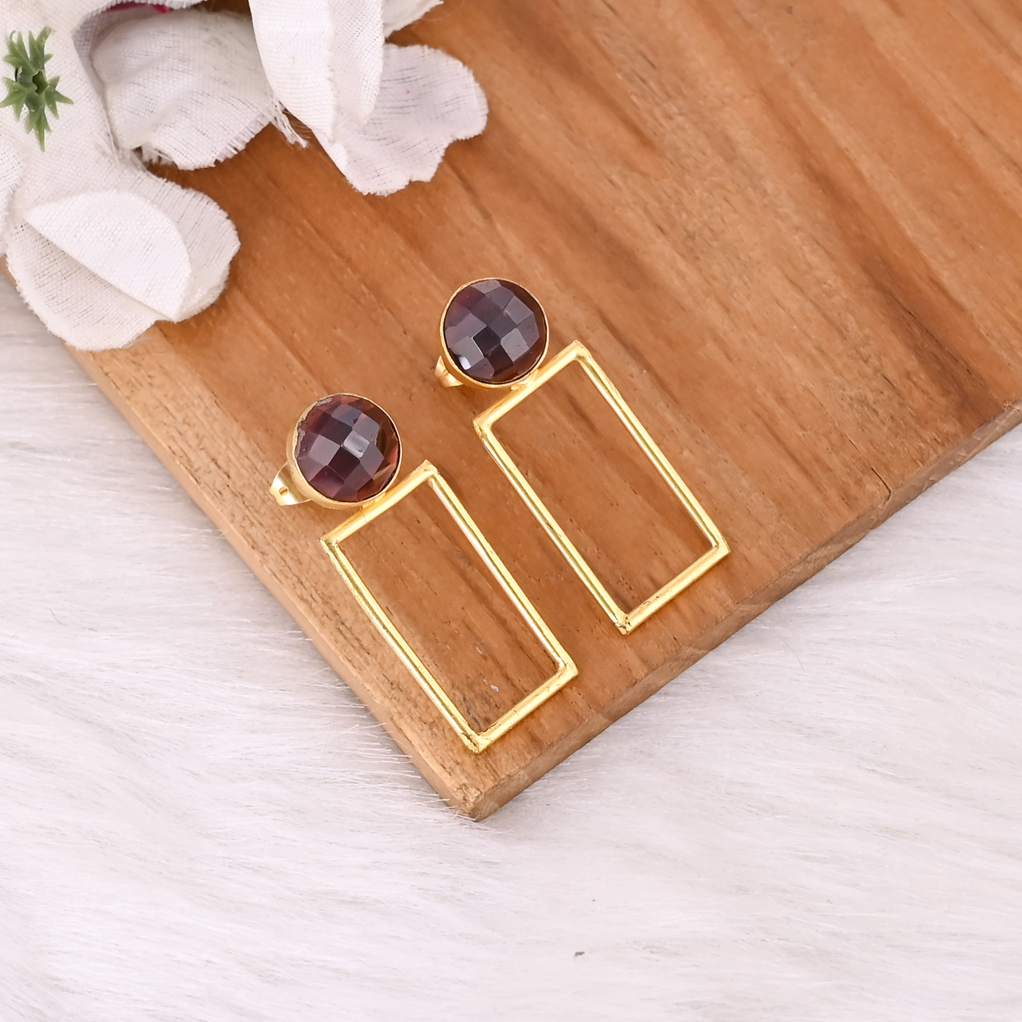 Latest Mozambique Garnet Gemstone Earrings Designer 925 Sterling Silver Single Stone Gold Plated Long Stud Earrings 50 pcs