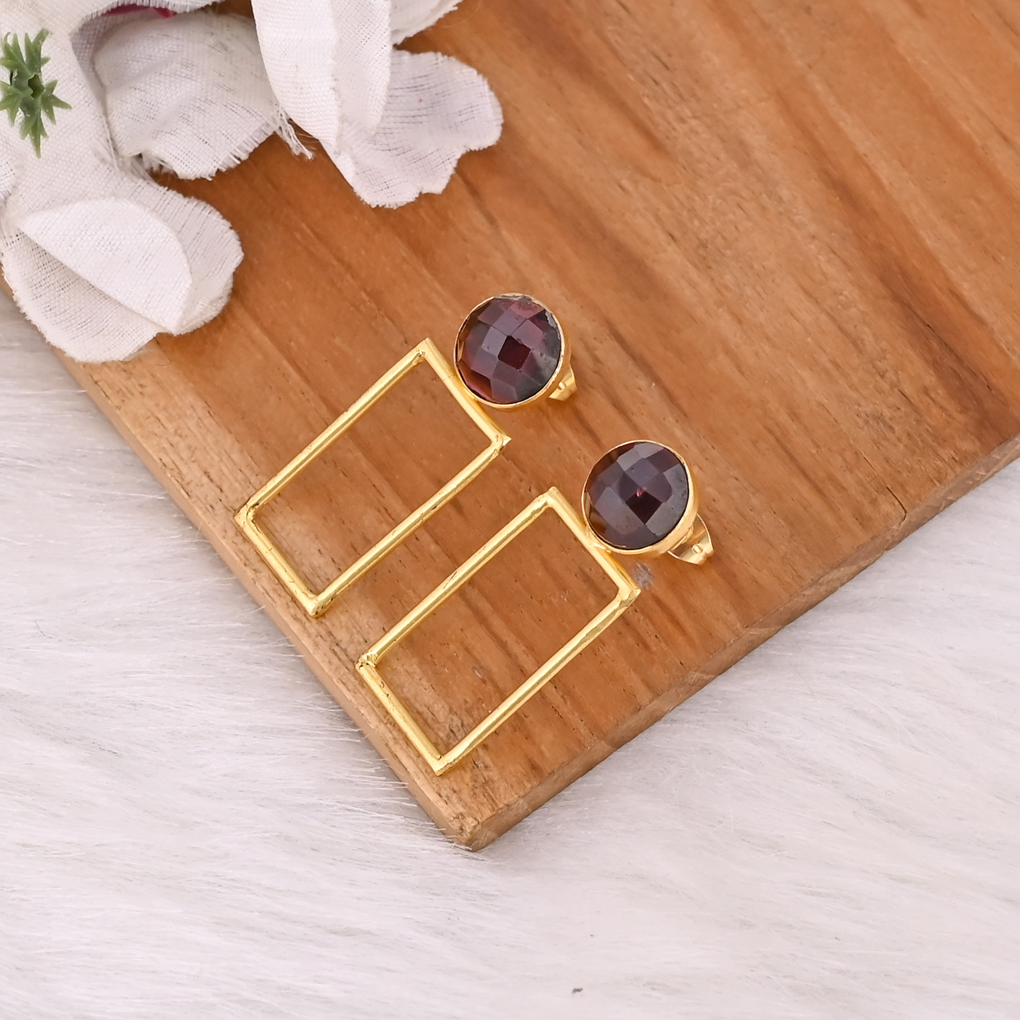 Latest Mozambique Garnet Gemstone Earrings Designer 925 Sterling Silver Single Stone Gold Plated Long Stud Earrings 50 pcs