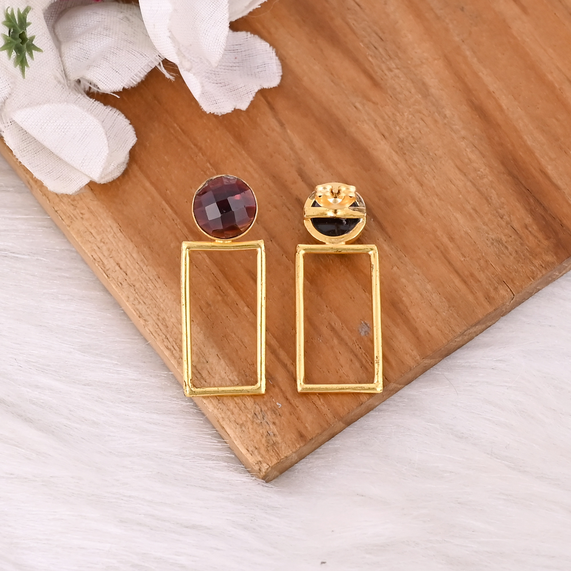 Latest Mozambique Garnet Gemstone Earrings Designer 925 Sterling Silver Single Stone Gold Plated Long Stud Earrings 50 pcs