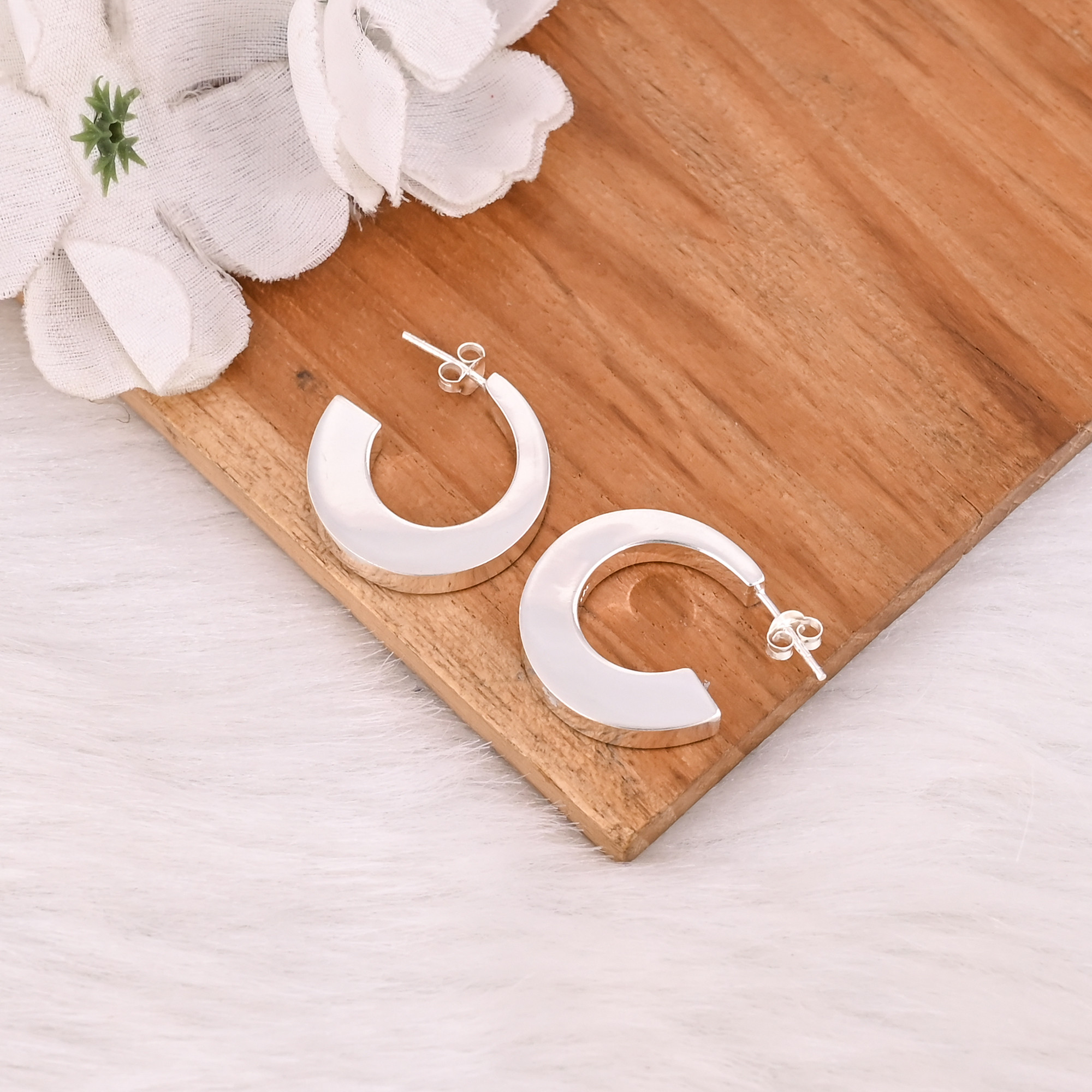 Simple 925 Silver Hoops Earrings Minimalist Modern Jewelry for Women High-quality Brass Hoop Earrings Bulk Order Gift For Her