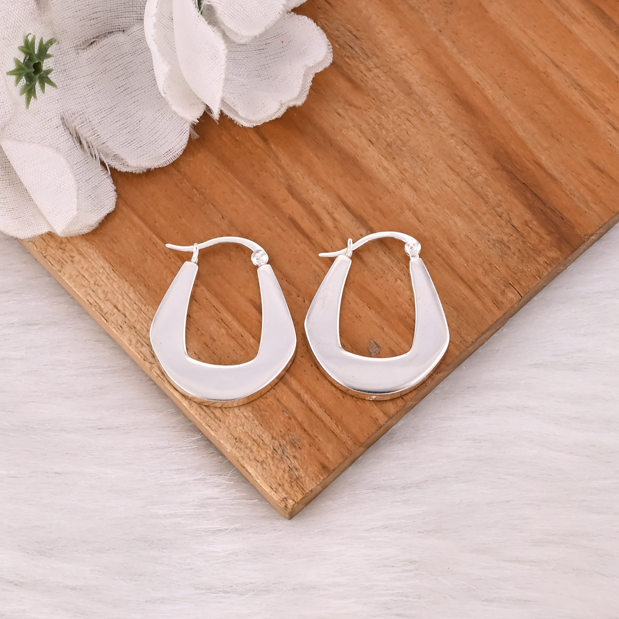 Latest Ethnic Design Handmade 925 Sterling Silver Earring Customized Fine Jewelry Hoop Plain Silver for Weddings Factory
