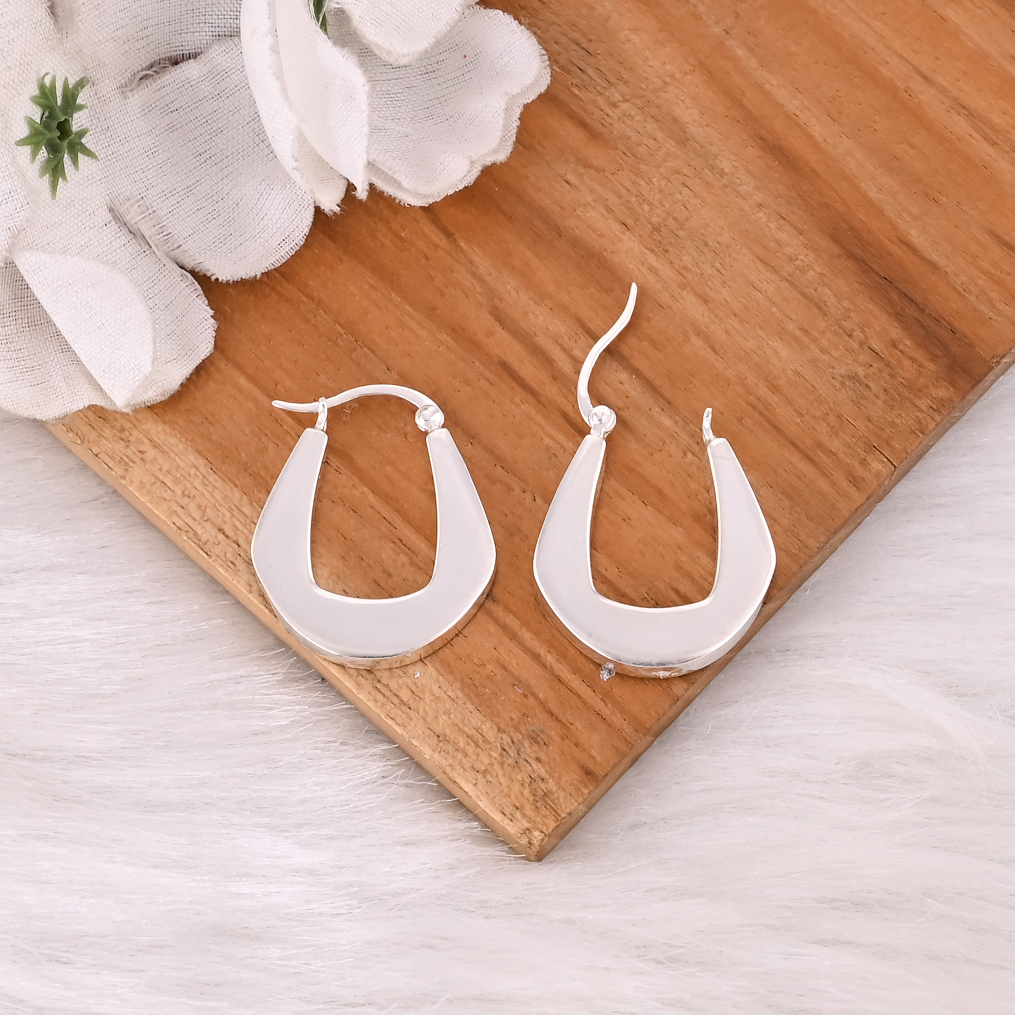 Latest Ethnic Design Handmade 925 Sterling Silver Earring Customized Fine Jewelry Hoop Plain Silver for Weddings Factory