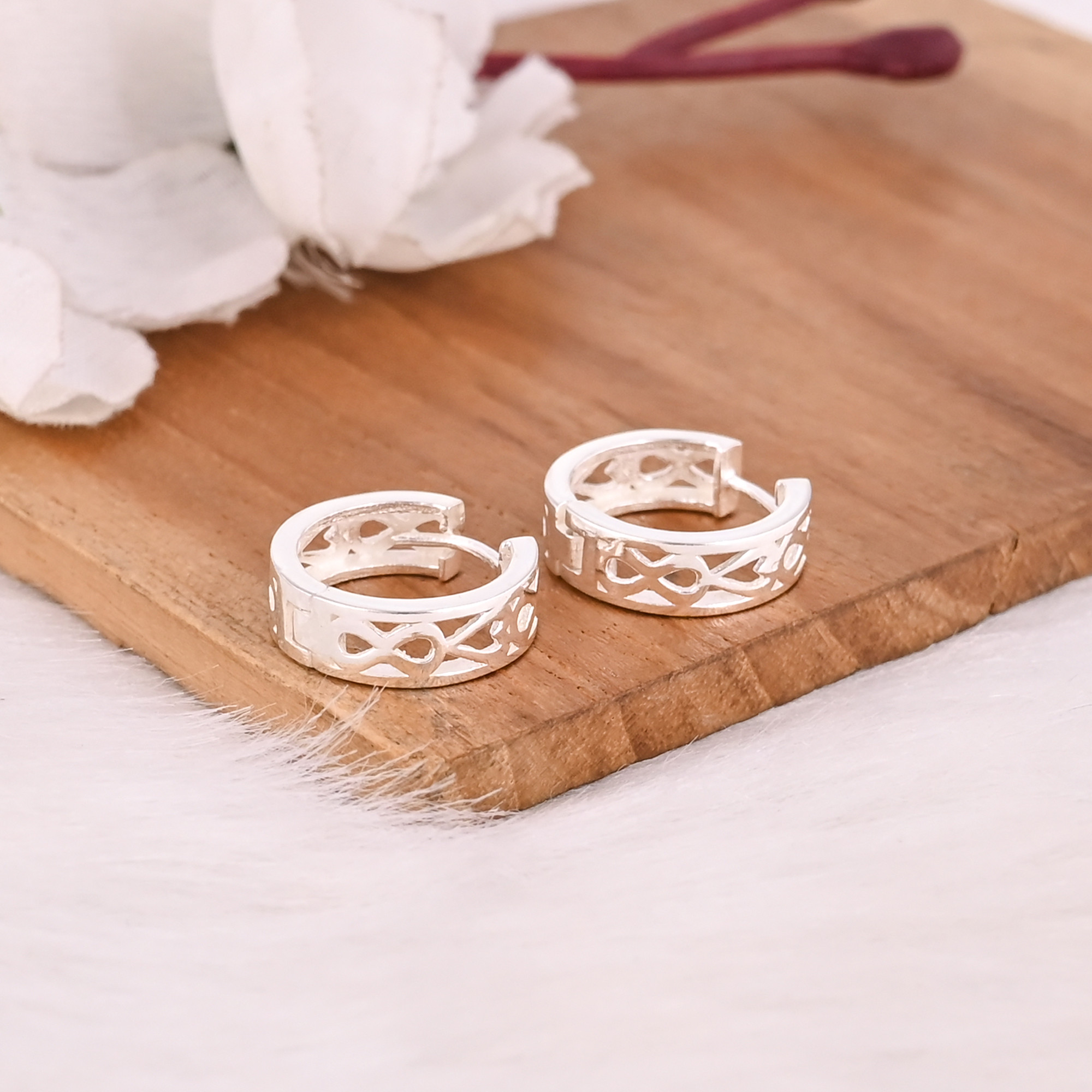 Customized Solid 925 Sterling Silver Earrings Handmade Silver Plated Plain Charm Hoop Fine Jewelry For Women Gifting Purpose