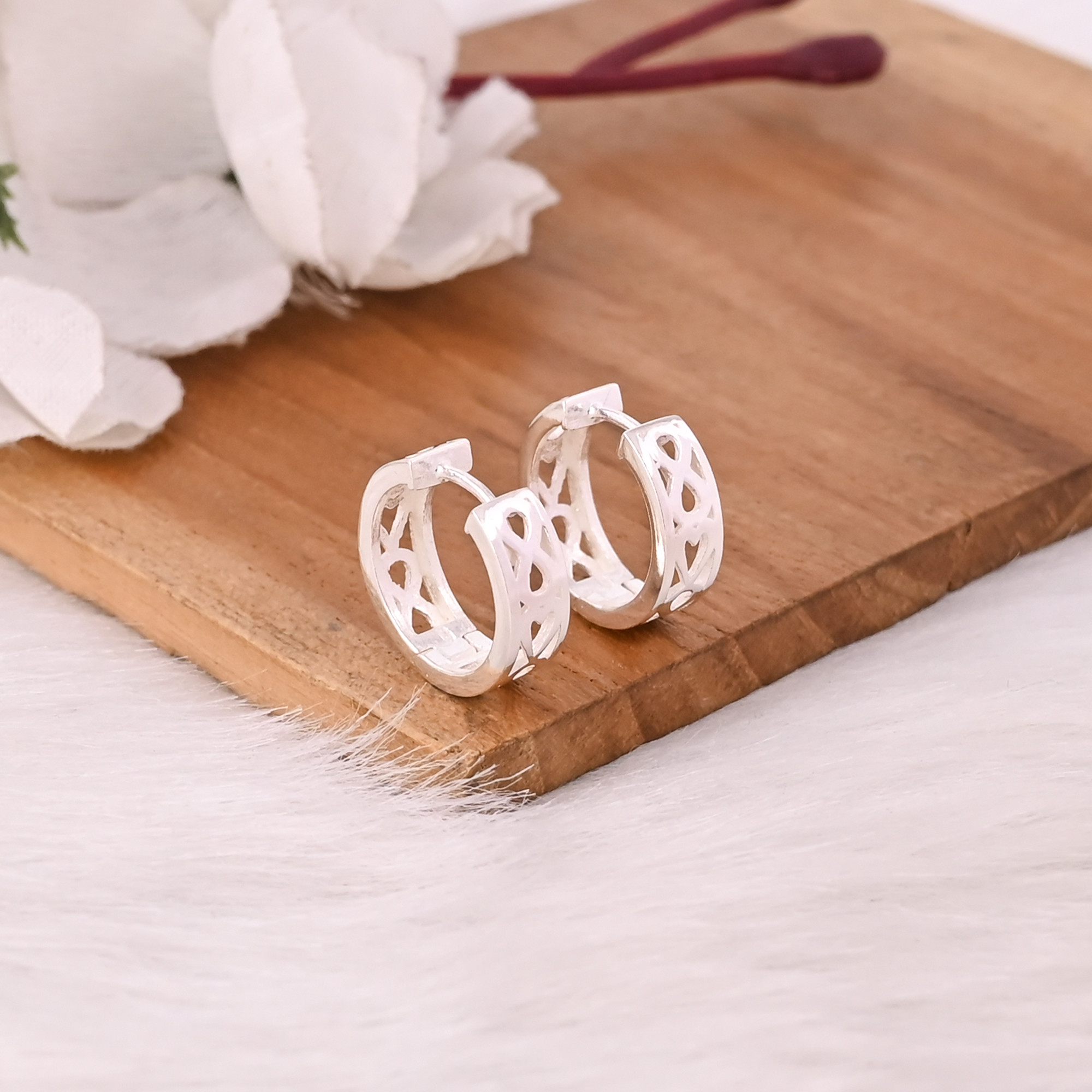 Customized Solid 925 Sterling Silver Earrings Handmade Silver Plated Plain Charm Hoop Fine Jewelry For Women Gifting Purpose