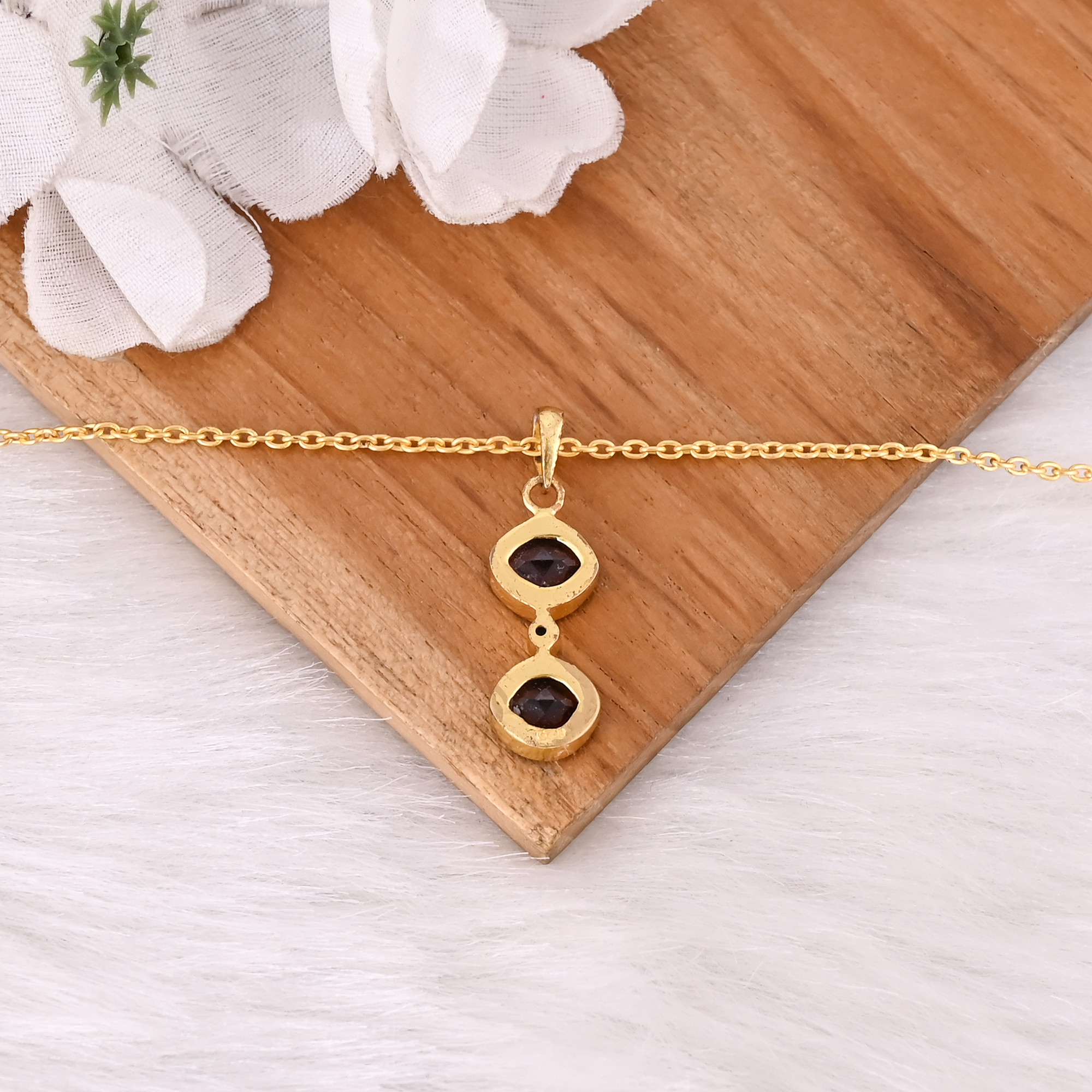 Hot Selling Gold Plated 925 Sterling Silver Mozambique Garnet Gemstone Handcrafted Women Charm Boho Pendant Necklace