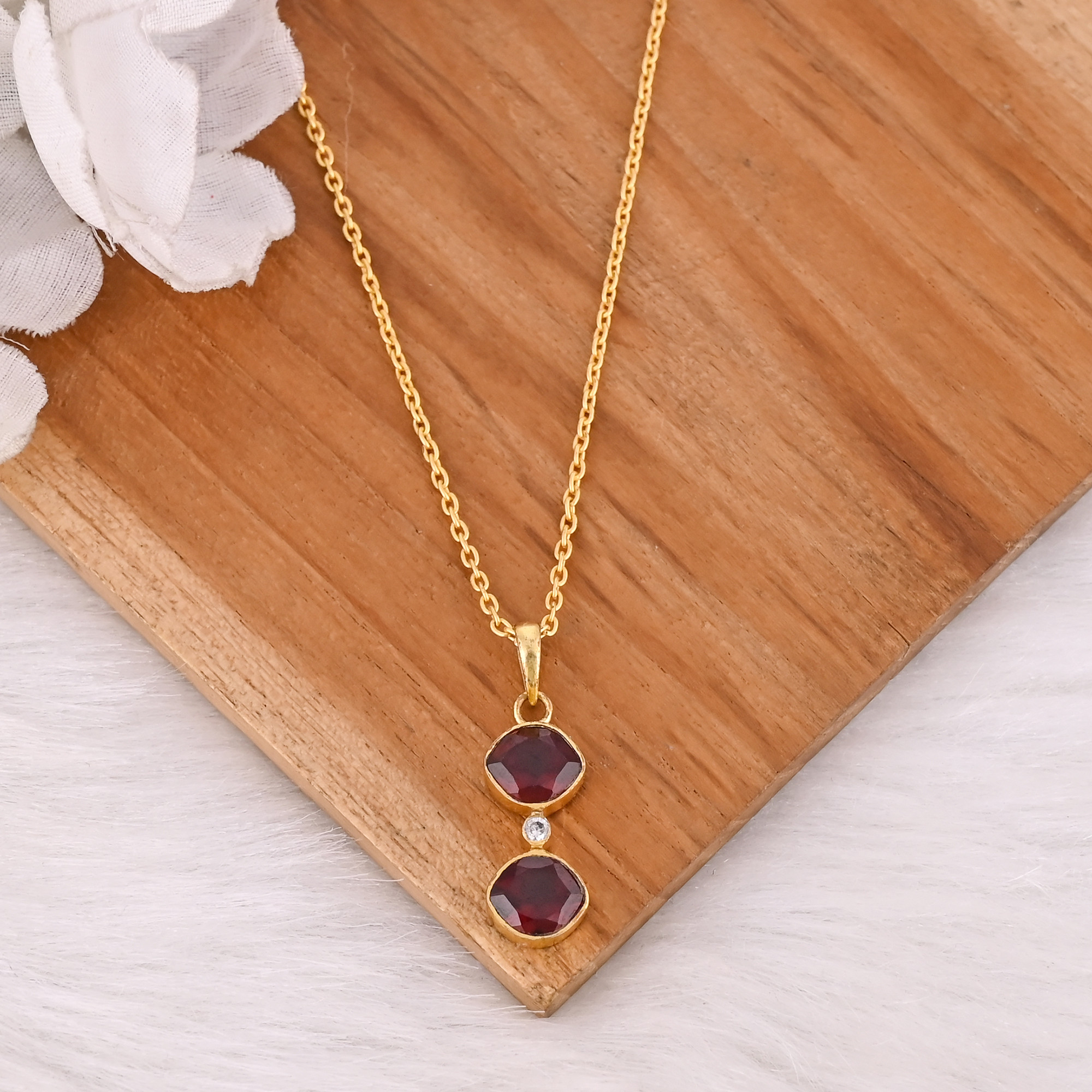 Hot Selling Gold Plated 925 Sterling Silver Mozambique Garnet Gemstone Handcrafted Women Charm Boho Pendant Necklace