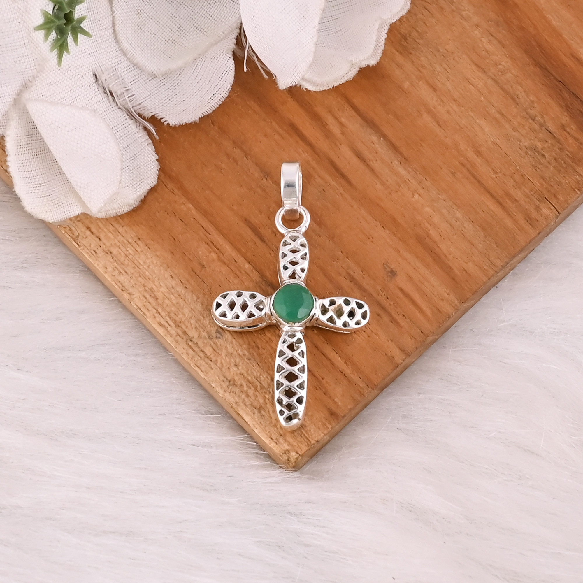 925 Solid Sterling Silver Green Onyx Cross Charm Pendant Fine Jewelry Trendy Womens Wedding Pendant