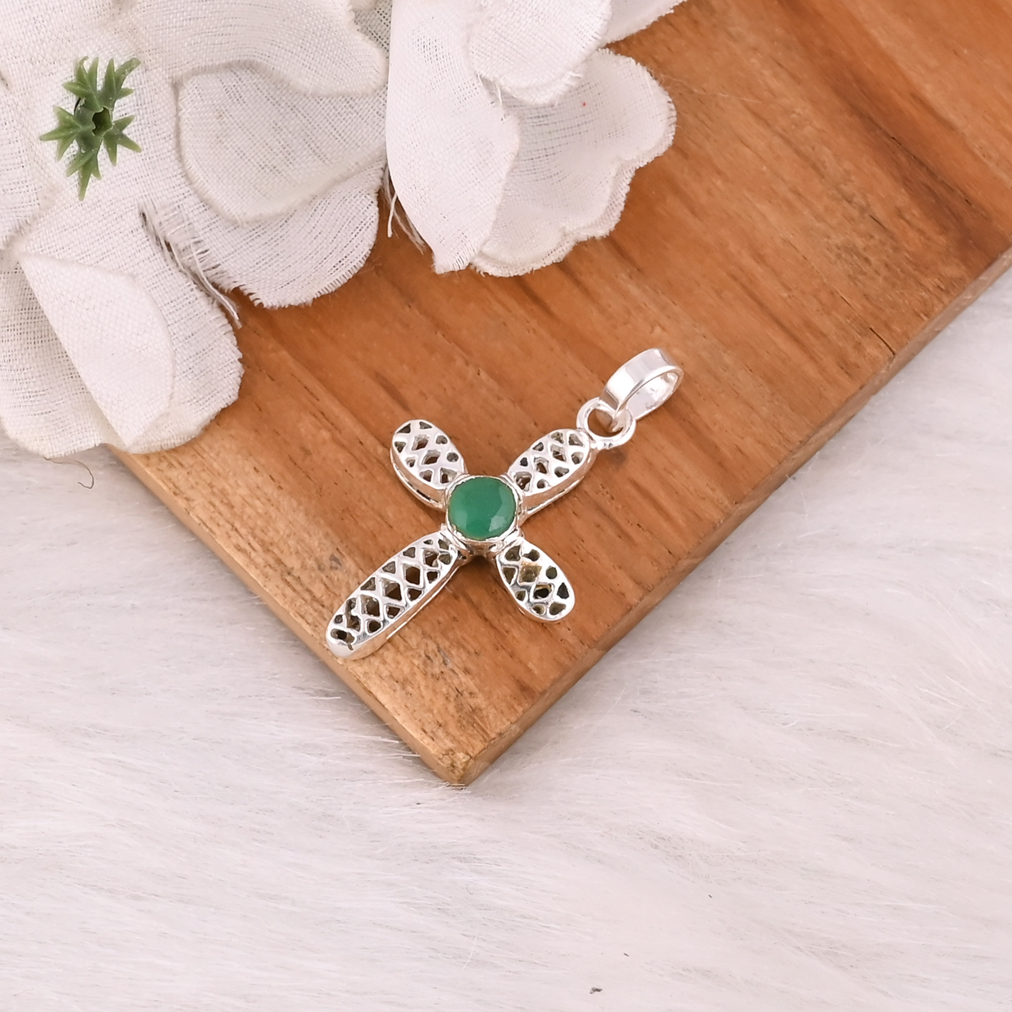 925 Solid Sterling Silver Green Onyx Cross Charm Pendant Fine Jewelry Trendy Womens Wedding Pendant