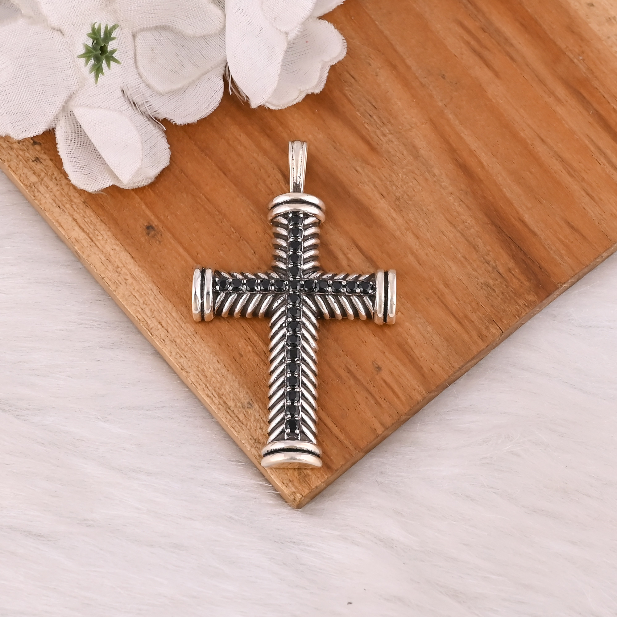 High Quality Black CZ Silver Cross Pendant Jewelry Wholesale 925 Sterling Silver Classic Pendant Boho Jewelry